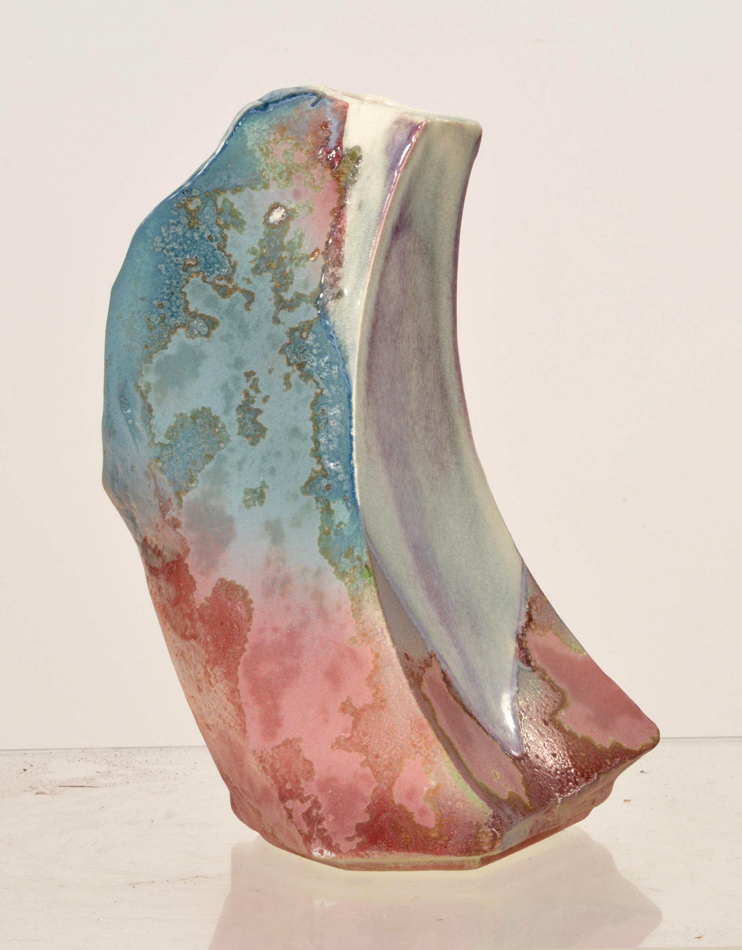 Tony Evans Ceramic Artist (1942-2009), è nato in Wales ed è diventato ingegnere, scienziato, professore e artista. Ha insegnato in molte delle migliori università americane, Harvard, Princeton, Berkeley e UCSB. Questo pezzo fa parte della sua