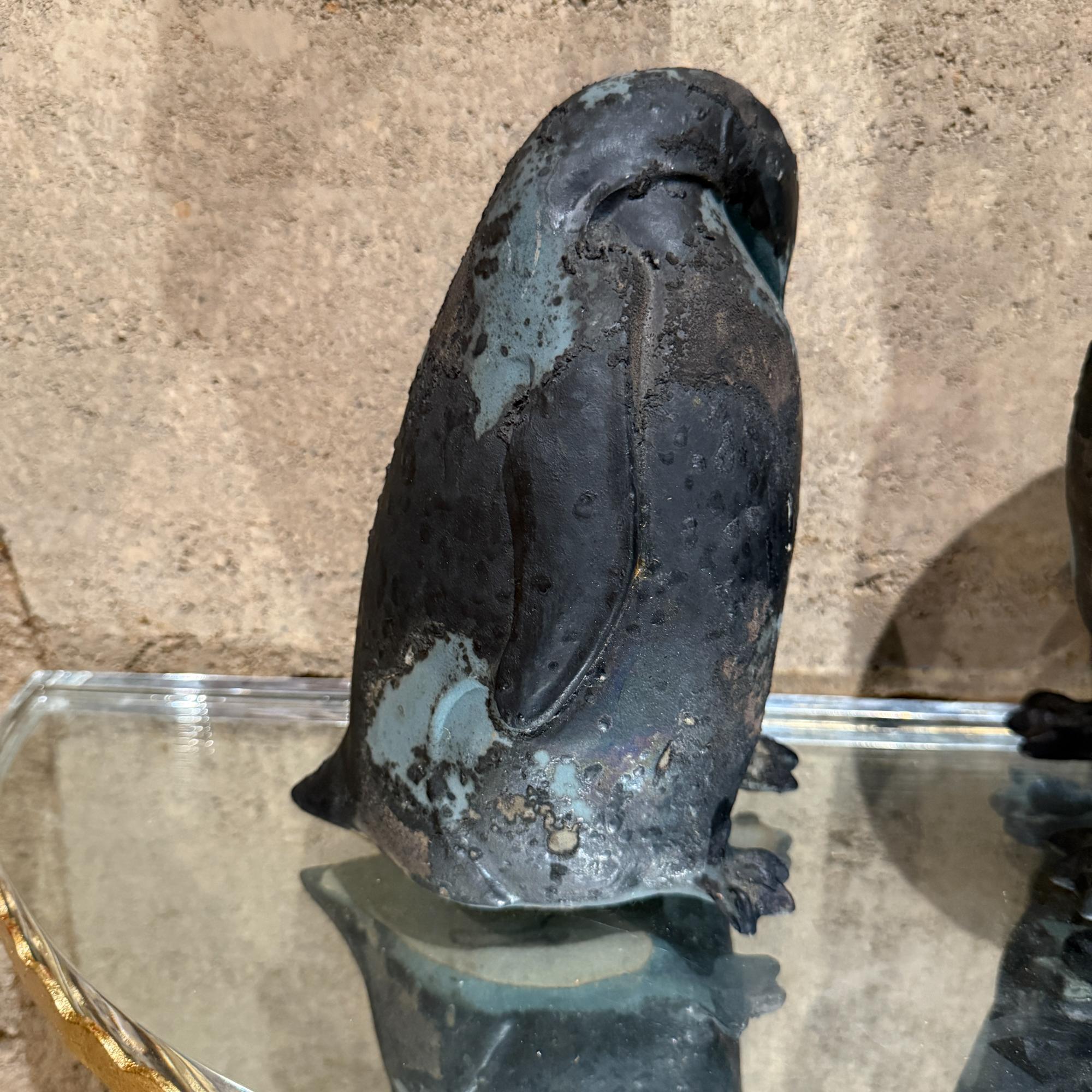 Tony Evans Studio Pottery Pinguine Figuren Skulptur Brutalistisch Modern im Zustand „Gut“ im Angebot in Chula Vista, CA