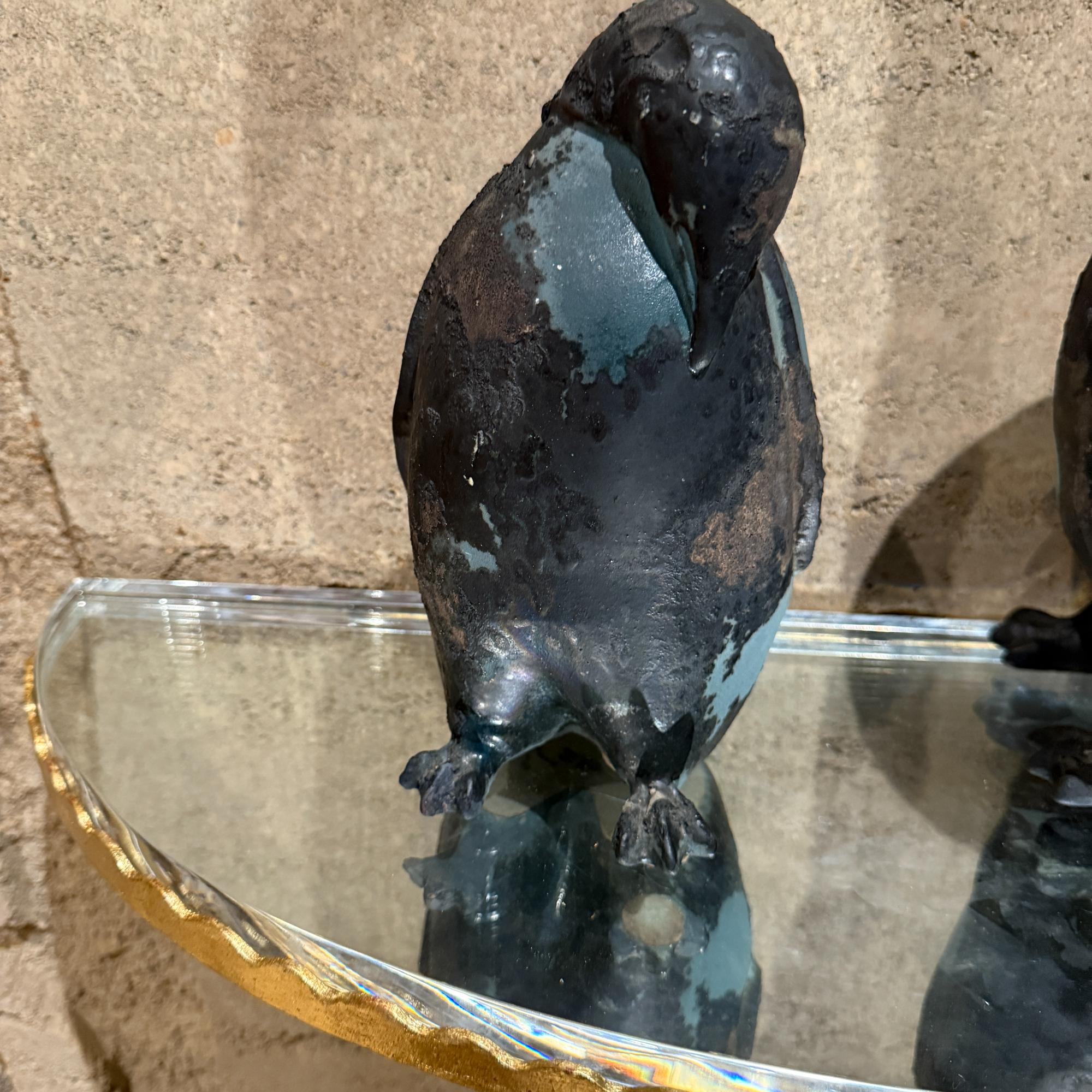 Tony Evans Studio Pottery Pinguine Figuren Skulptur Brutalistisch Modern (Ende des 20. Jahrhunderts) im Angebot