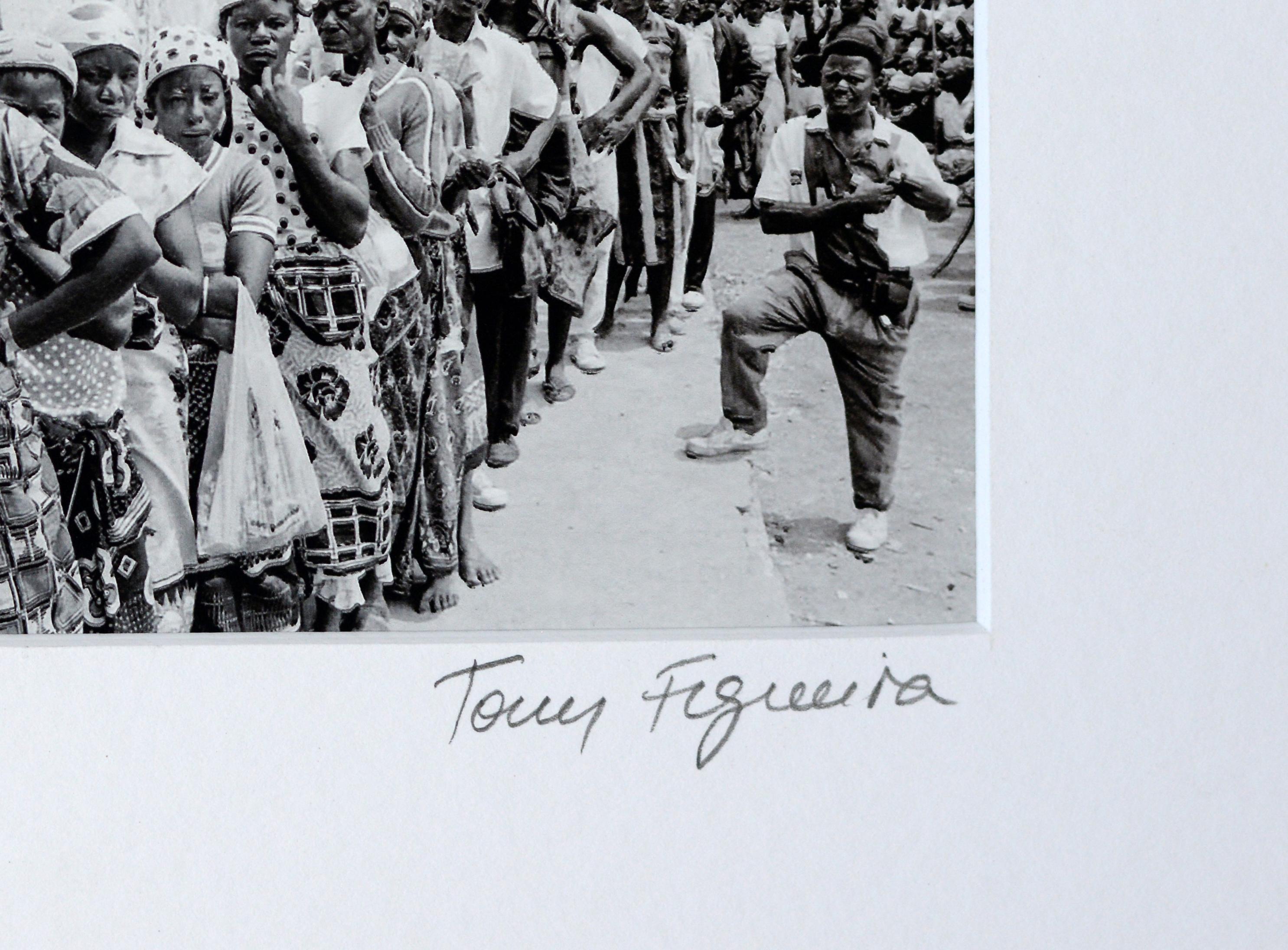 Angola Votes, Tony Figueira, Fotografie im Angebot 1