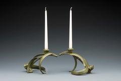 "Portavelas de eucalipto" (2024) Por Tony Hochstetler, Escultura original de bronce