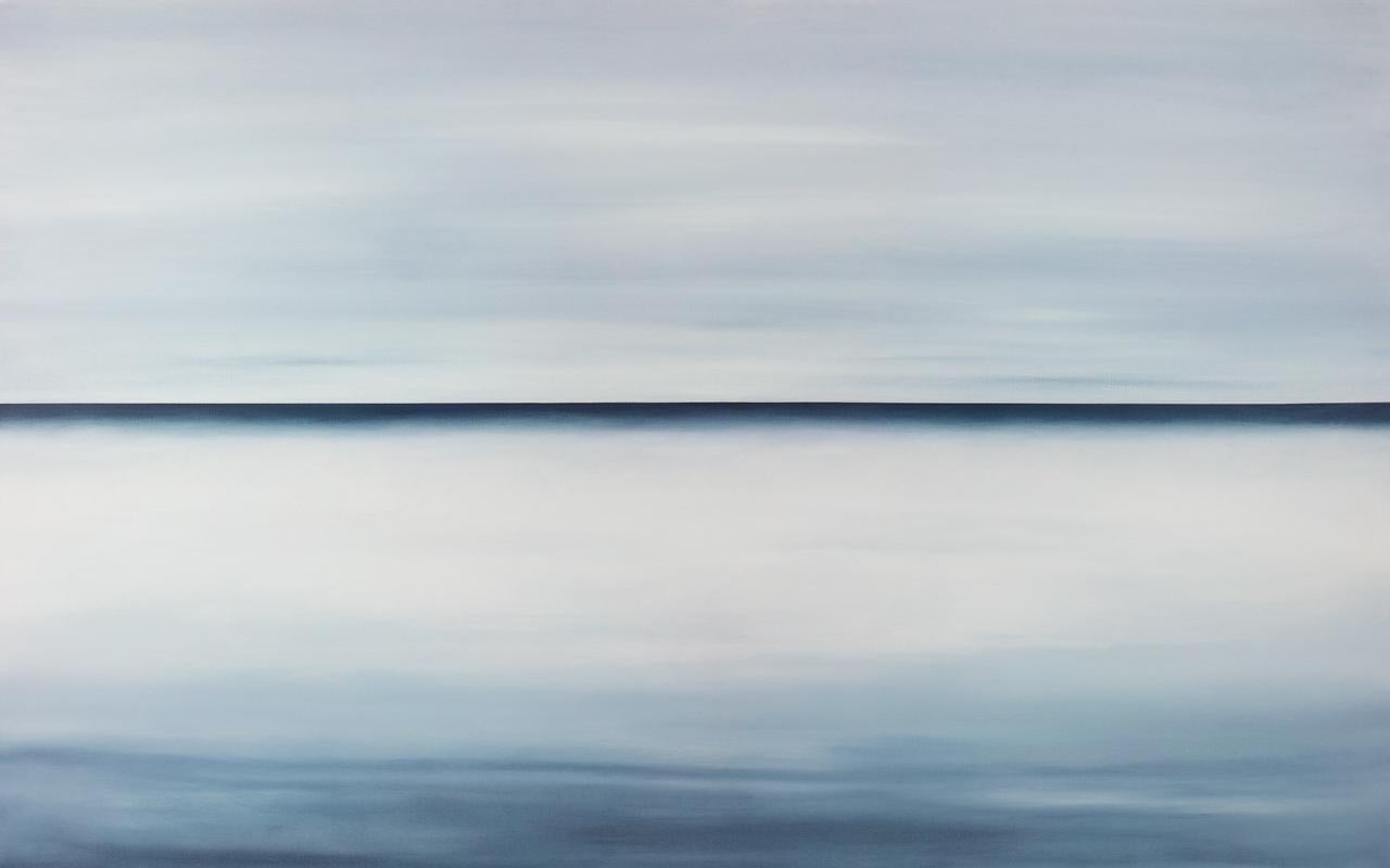 Ce paysage abstrait imprimé en édition limitée par Tony Iadicicco présente une palette monochromatique bleue. Il s'agit d'une composition paysagère abstraite, avec une ligne d'horizon d'un bleu intense et des couleurs mélangées d'un bleu doux