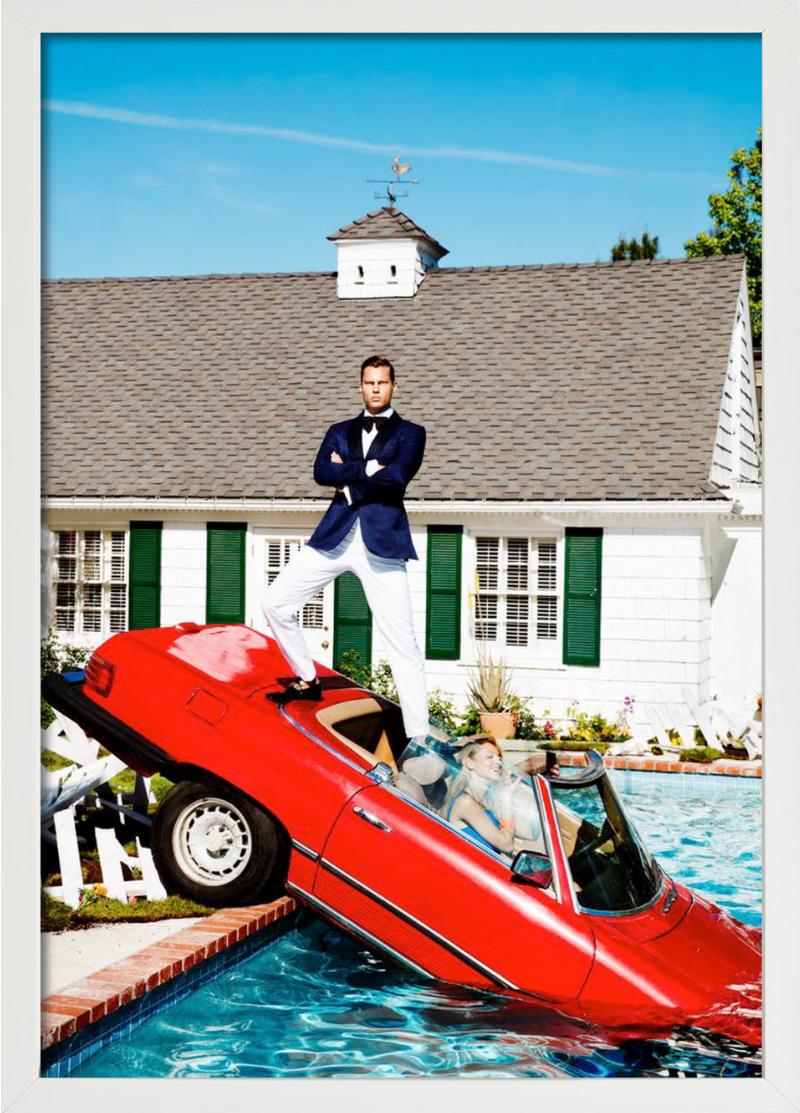 Carpool - Rotes Vintage Mercedes in einem Pool, Kunstfotografie, 2017 (Grau), Figurative Photograph, von Tony Kelly