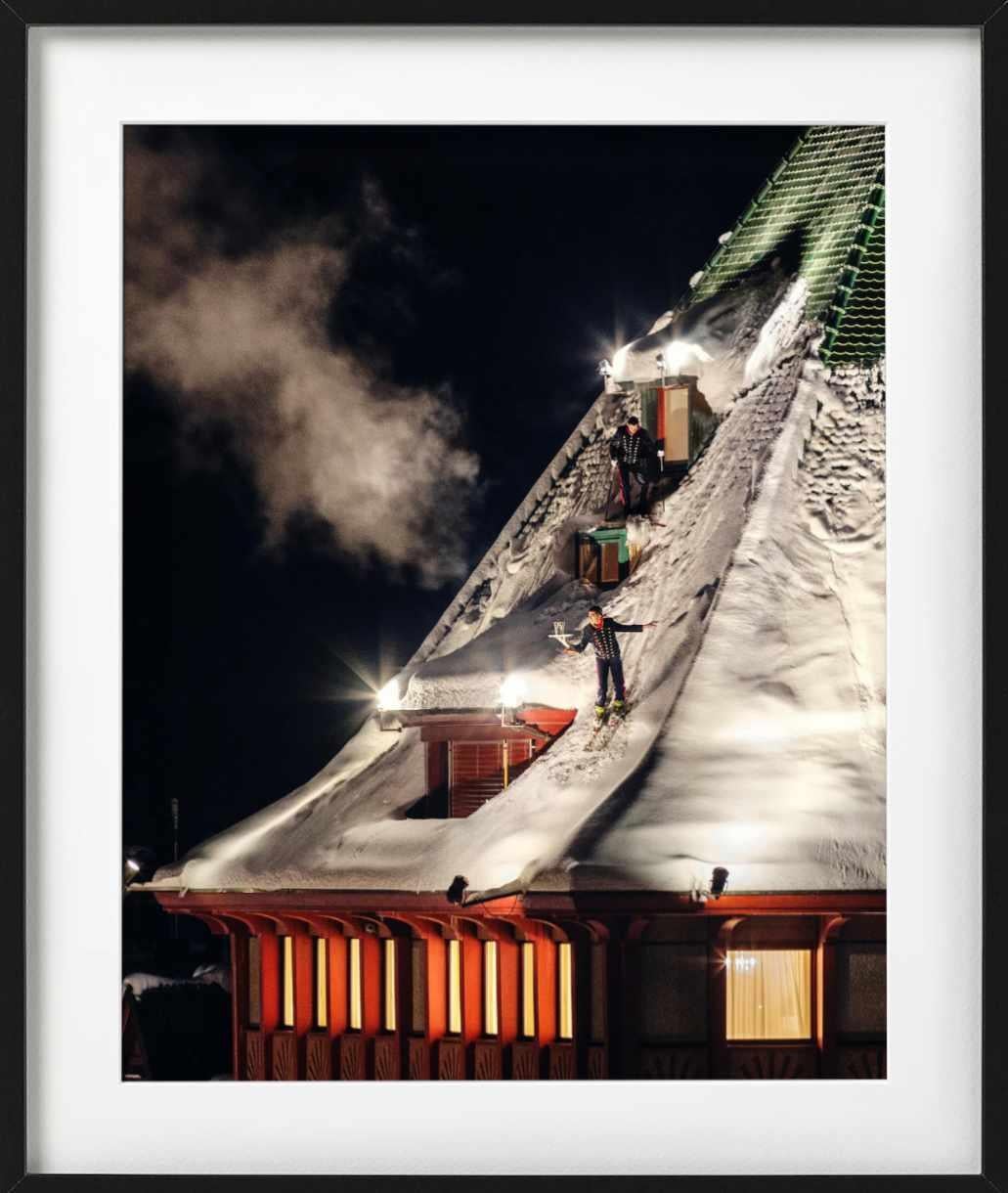 First descent Badrutt´s Palace, St. Moritz - Contemporary Photograph by Tony Kelly