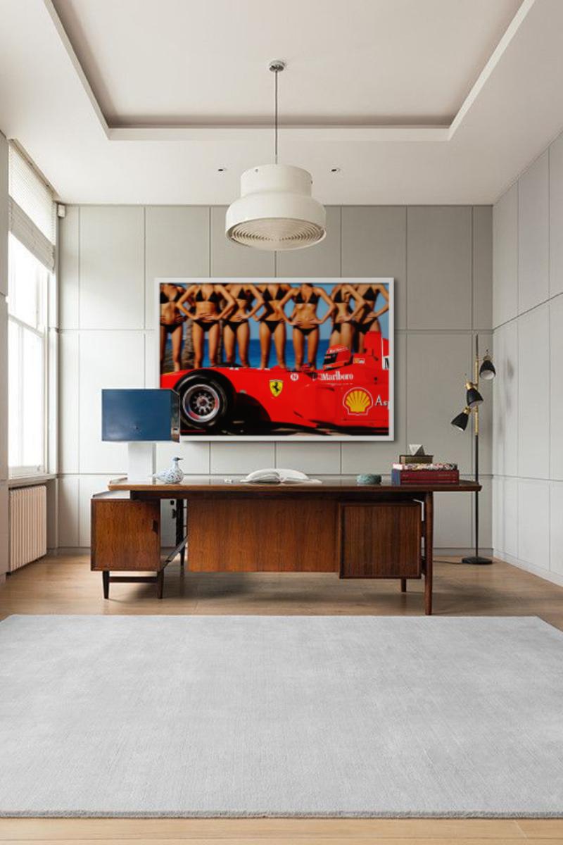 Tribuna - Ferrari di Formula 1 e modelle abbronzate, Fotografia Fine Art, 2024 - Photograph Contemporaneo di Tony Kelly