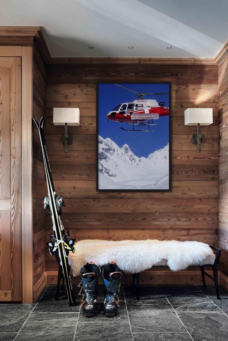 Heli Kelly ! - Bleu Color Photograph par Tony Kelly