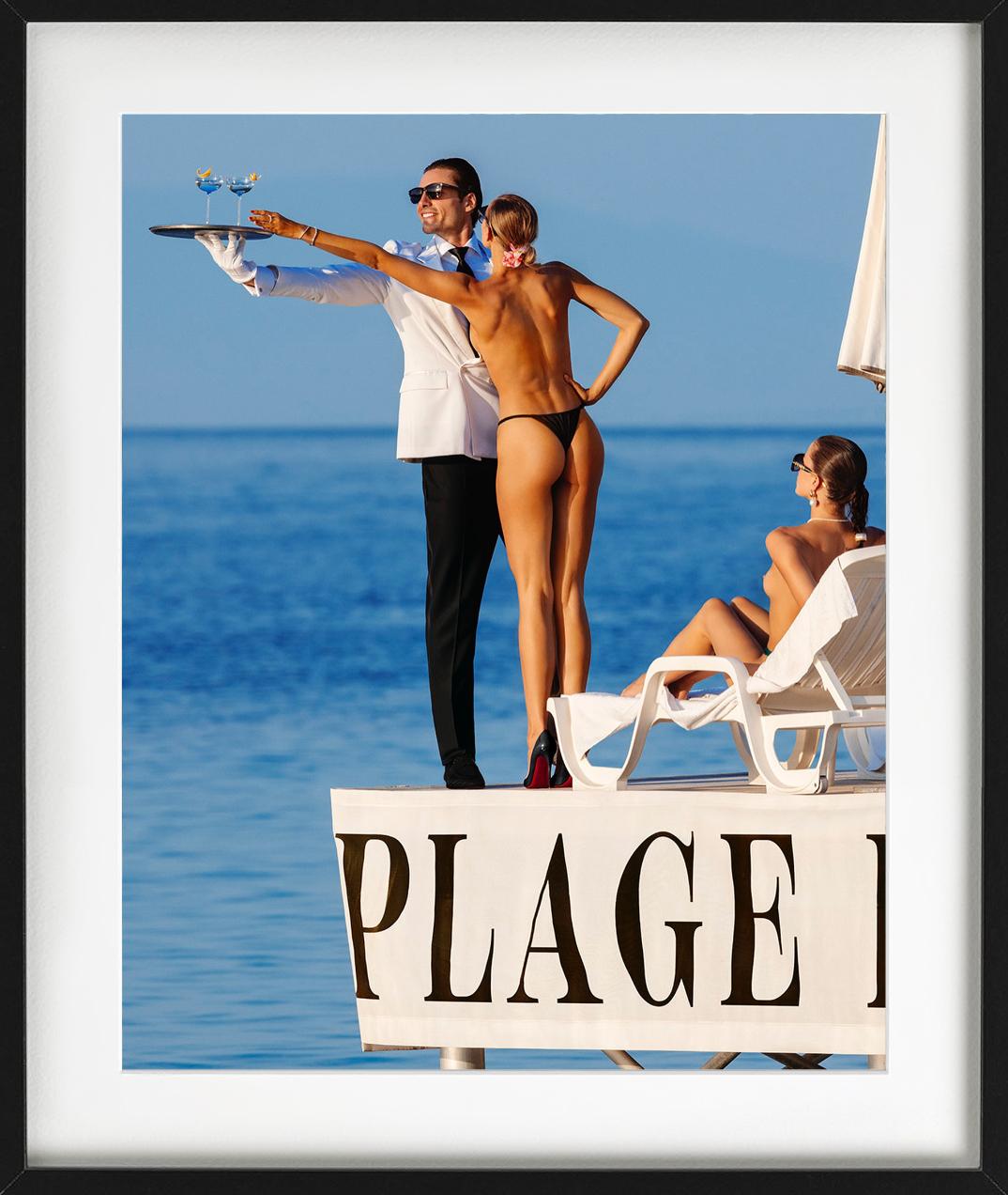 La Dolce Vita I,  Plage Keller, CAP d'Antibes, Fotografia d'autore, 2024 in vendita 1