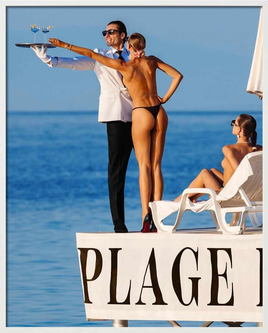 La Dolce Vita I,  Plage Keller, CAP d'Antibes, Fotografia d'autore, 2024 in vendita 2