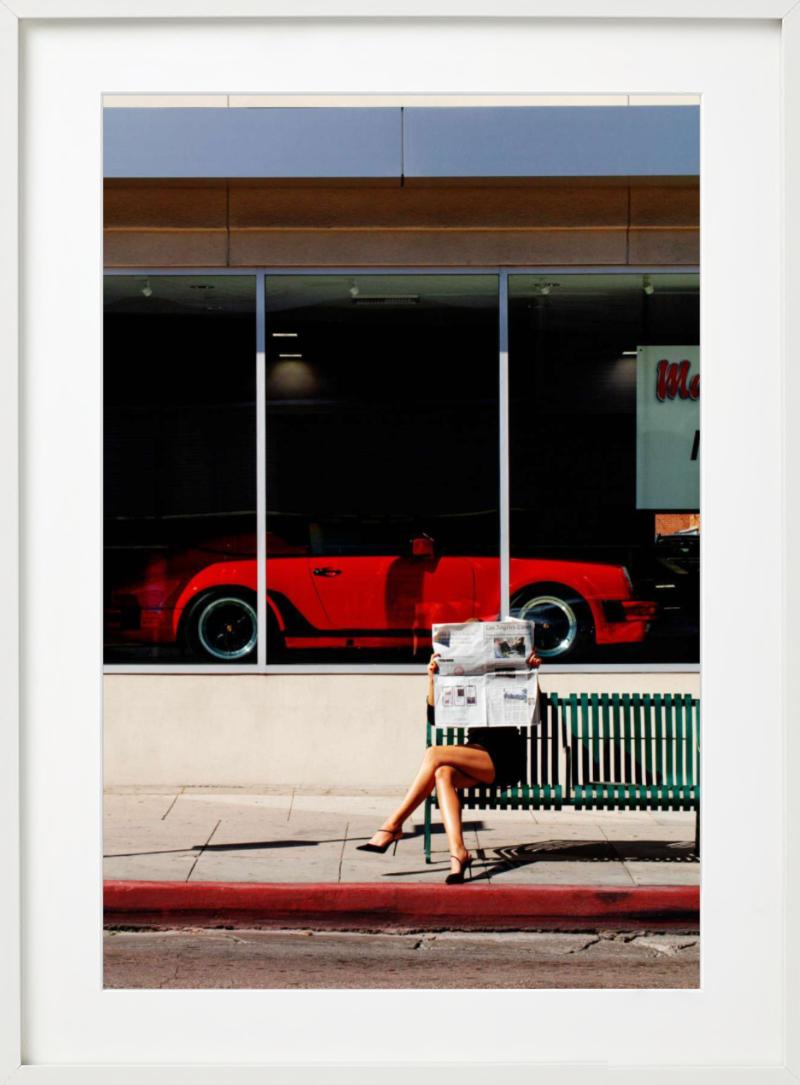 LA Times, Fotografia d'autore, 2020 - Figurative Photograph Nero di Tony Kelly