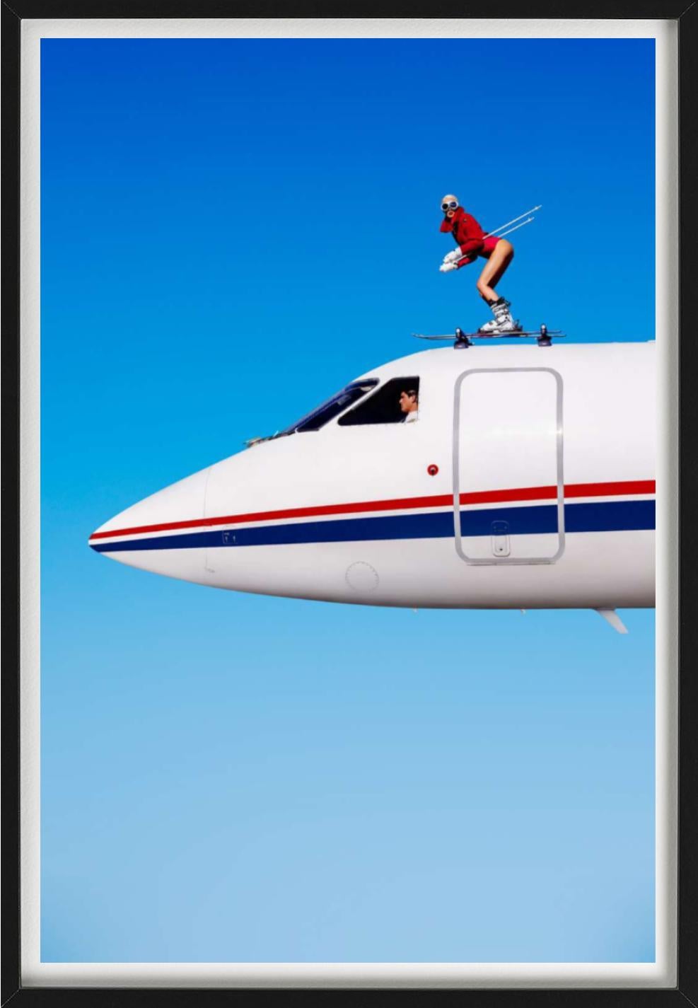 OFF-PISTE II, Kunstfotografie, 2025 (Blau), Figurative Photograph, von Tony Kelly