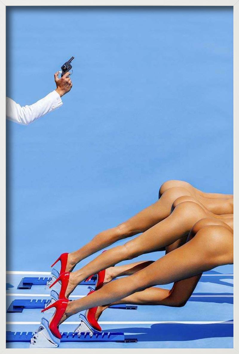 Leichtathletik, Kunstfotografie, 2021 (Blau), Color Photograph, von Tony Kelly