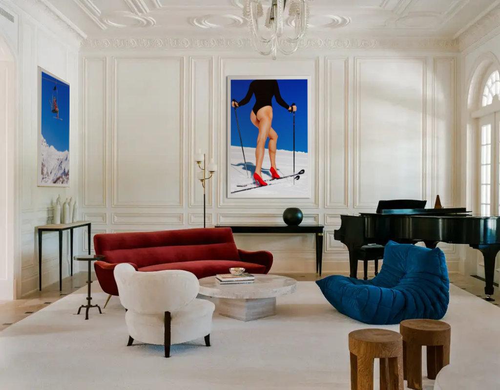 Backcountry II - Modelo con tacones rojos Skitouring, Fotografía artística, 2019 - Print de Tony Kelly