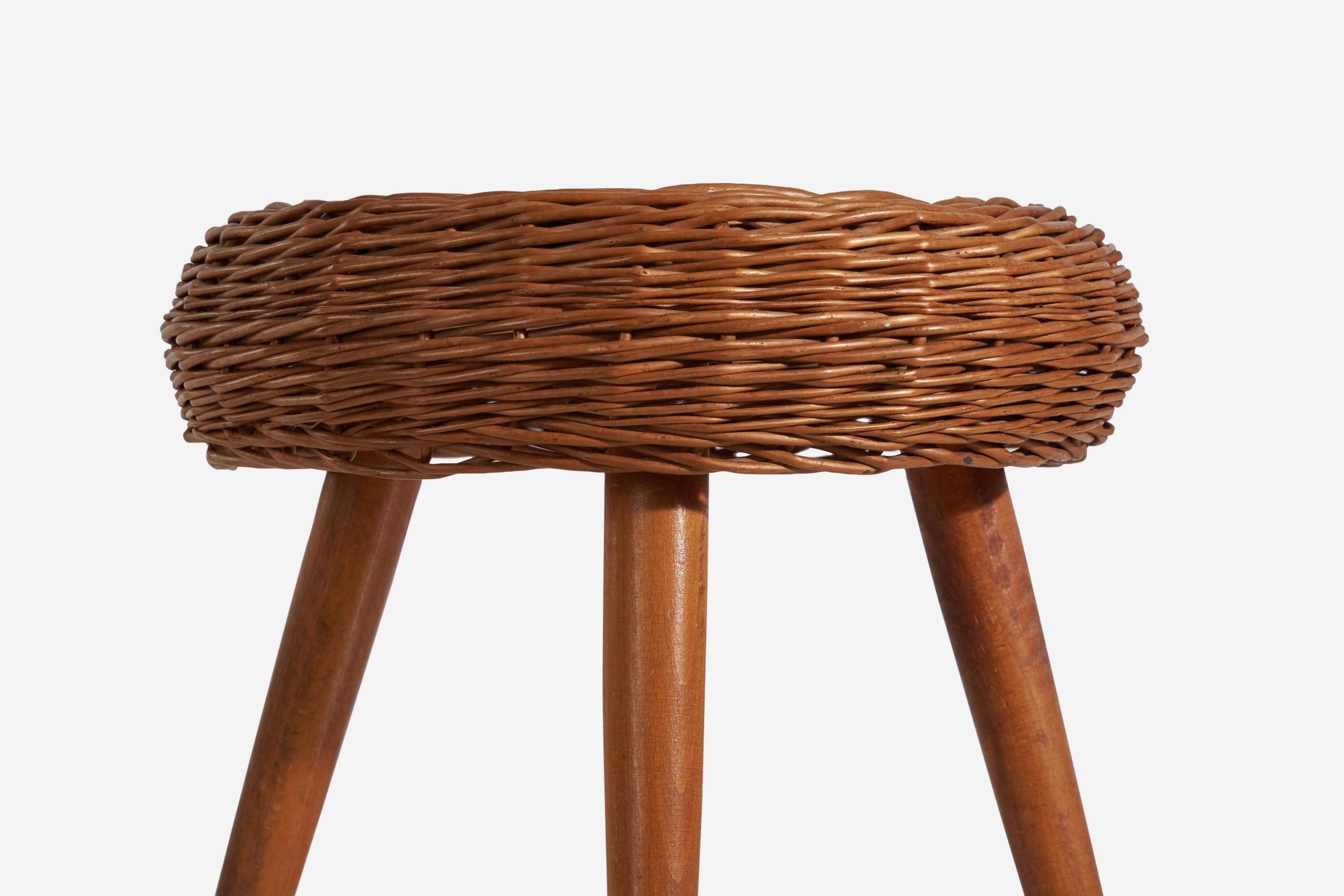 Mid-Century Modern Tony Paul Attribution, Stool, Wicker, Wood, United States, 1950s For Sale
