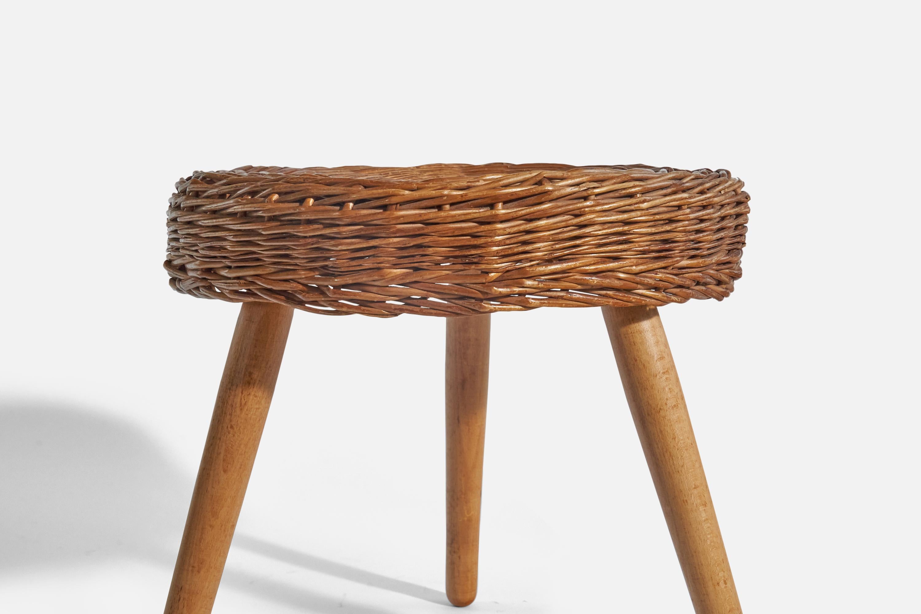 American Tony Paul Attribution, Stool, Wicker, Wood, United States, 1950s For Sale