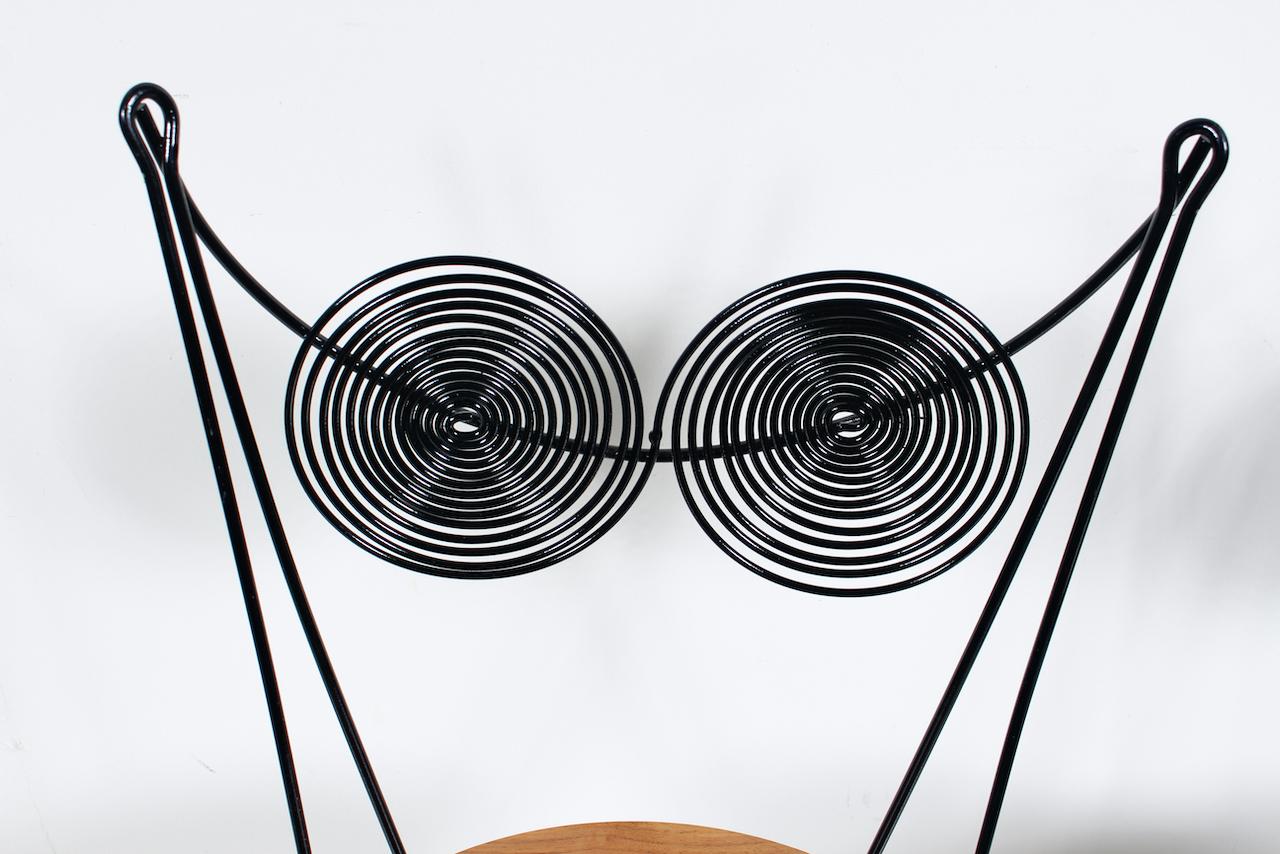 Tony Paul for Rubel Ensemble de chaises et table de café à dossier spiralé en noyer et fil noir en vente 2