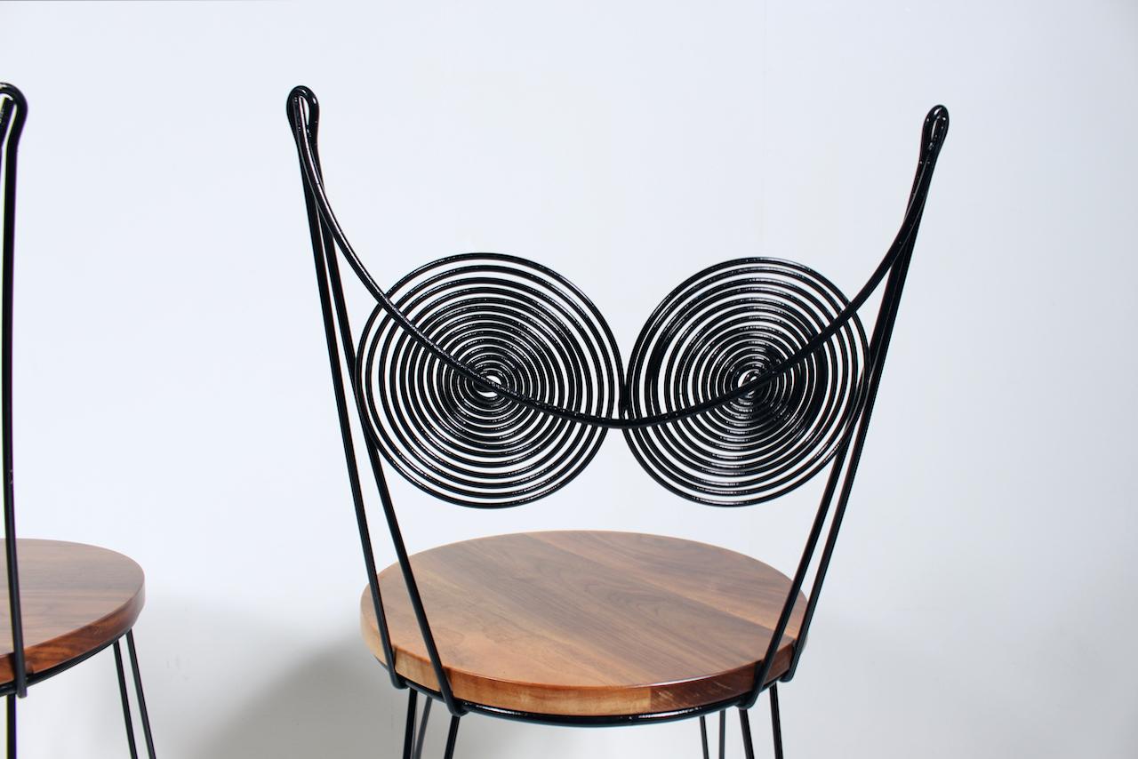 Tony Paul for Rubel Ensemble de chaises et table de café à dossier spiralé en noyer et fil noir en vente 3