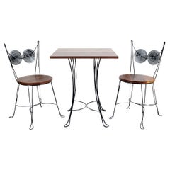 Tony Paul für Rubel: Cafe-Stühle und Tisch aus Nussbaumholz und schwarzem Draht mit spiralförmiger Rückenlehne
