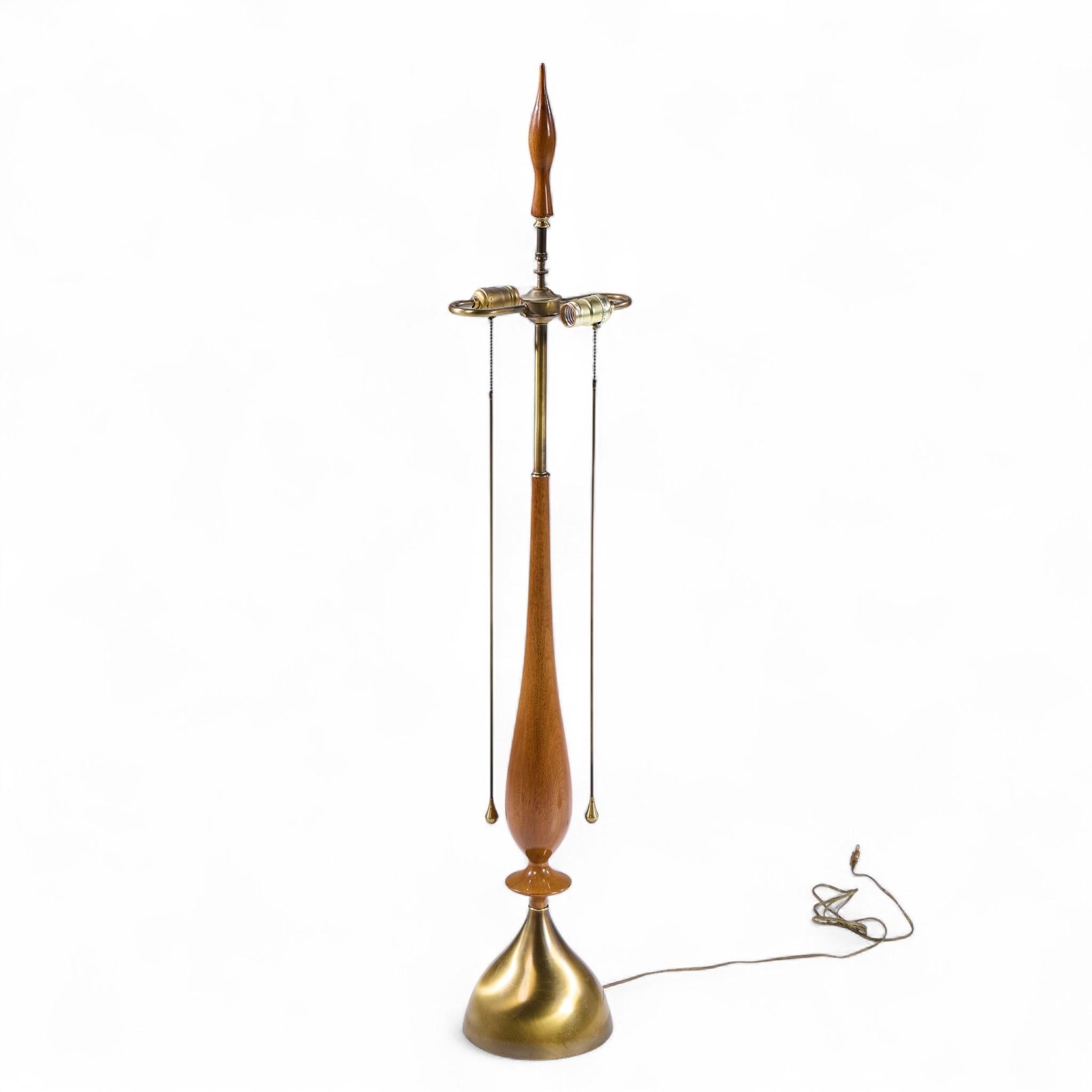 Tony Paul para Westwood Mid Century Lámparas de nogal y latón - Pareja Latón en venta