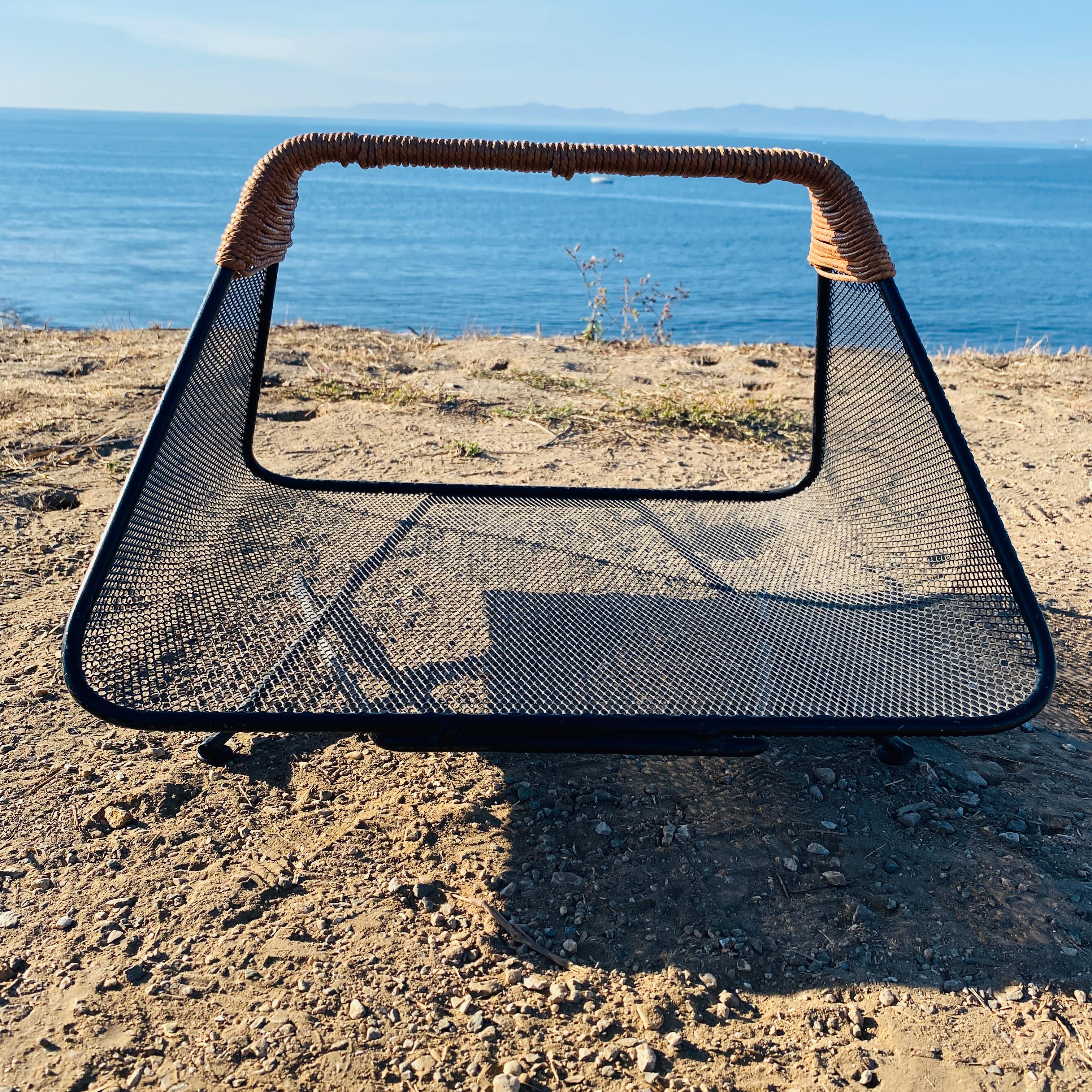 Mid-20th Century Tony Paul for Woodlin-Hall Iron Rush Wrapped Handle Log Holder or Magazine Rack For Sale