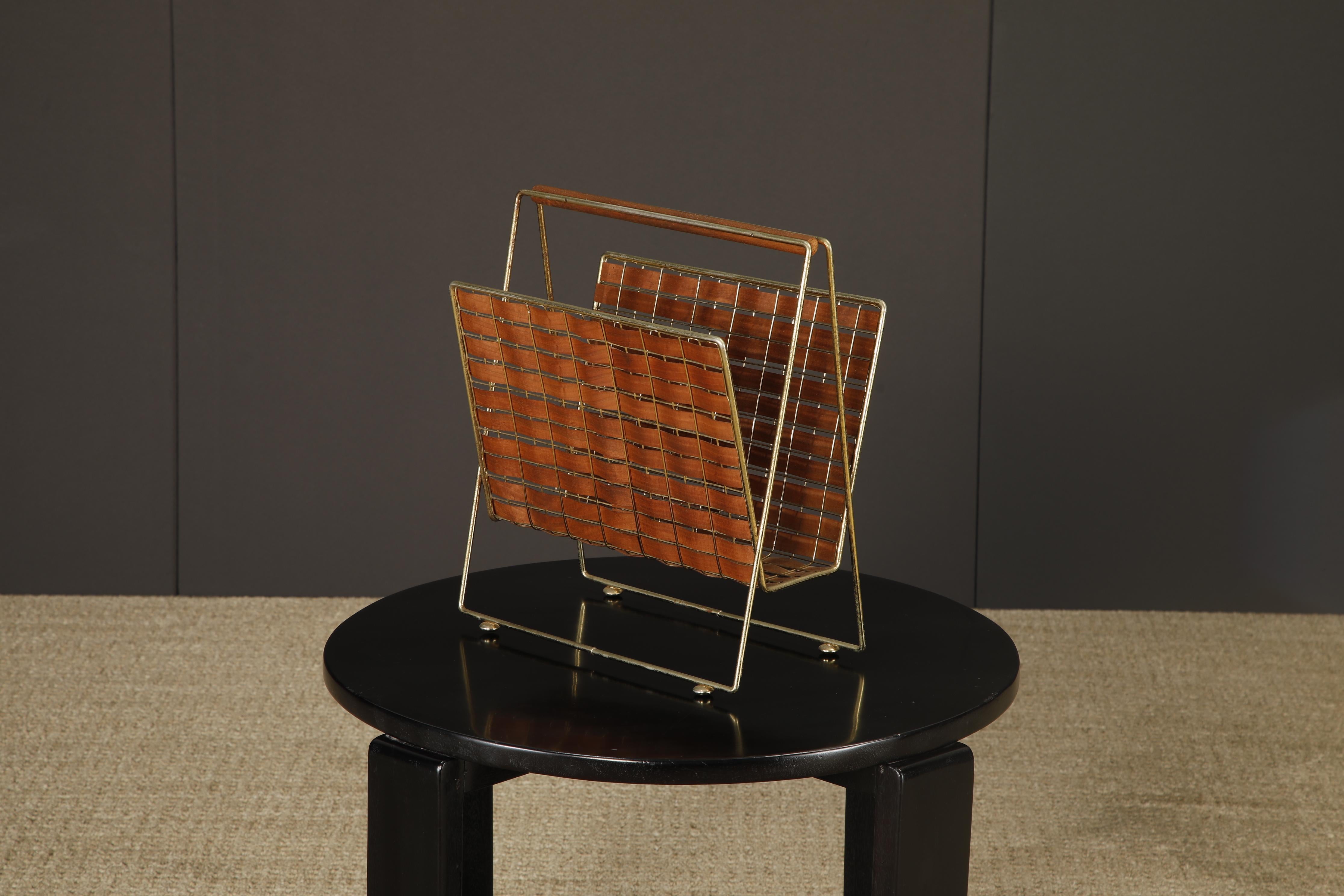 Tony Paul for Woodlin-Hall Mod-577 Brass & Walnut Interlace Magazine Rack, 1950s en vente 6