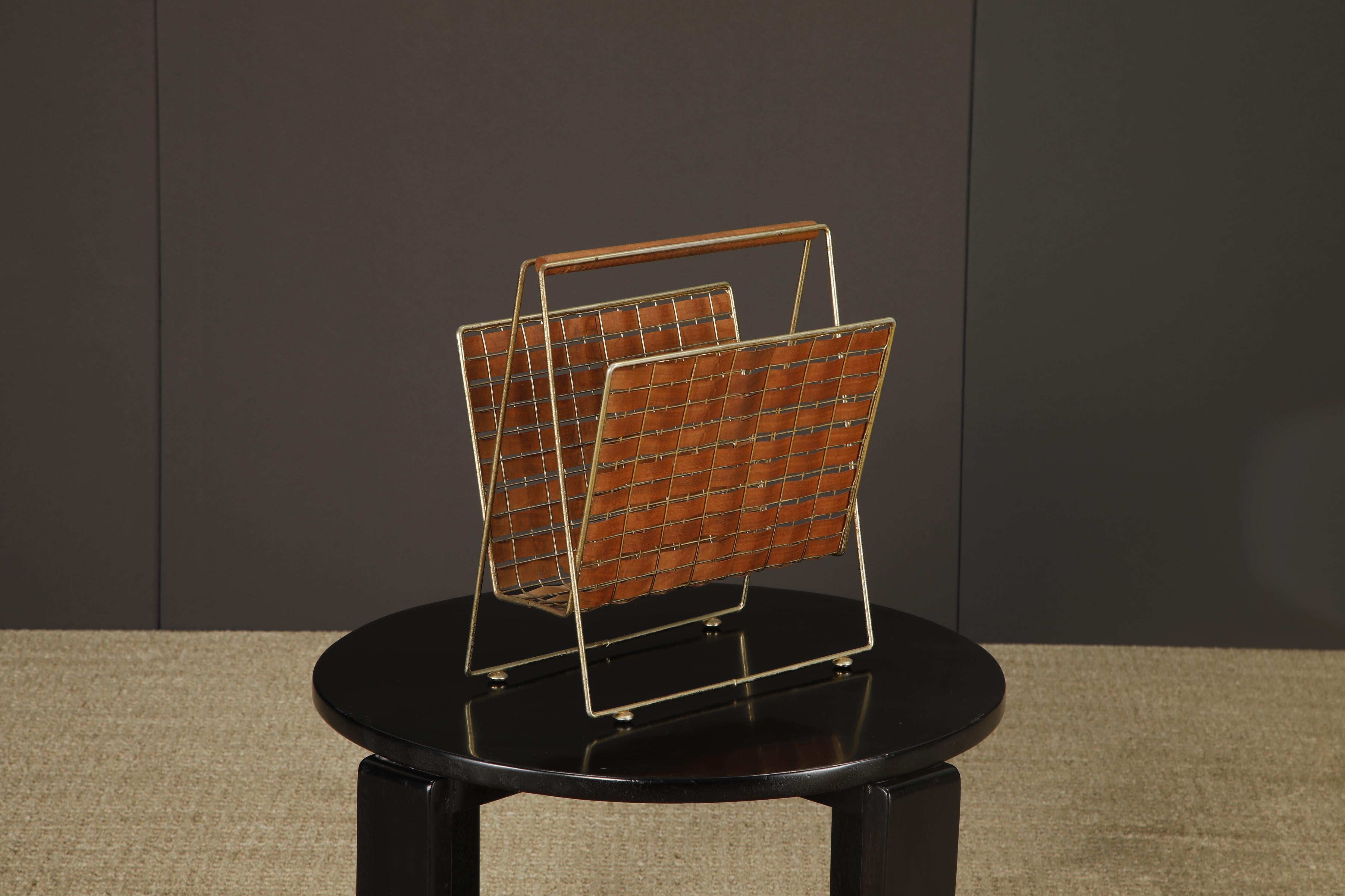 Tony Paul for Woodlin-Hall Mod-577 Brass & Walnut Interlace Magazine Rack, 1950s en vente 8