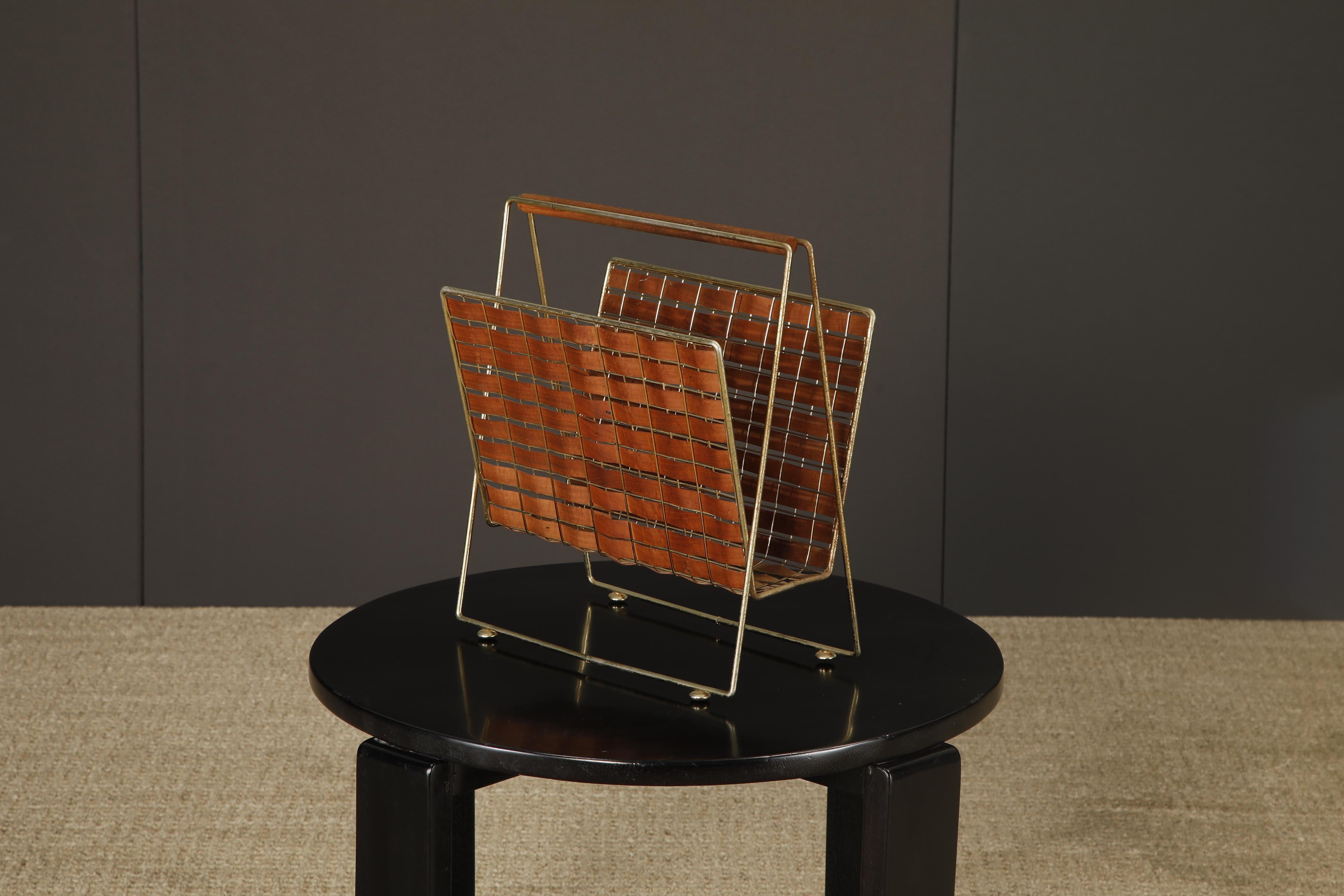 Tony Paul for Woodlin-Hall Mod-577 Brass & Walnut Interlace Magazine Rack, 1950s en vente 11