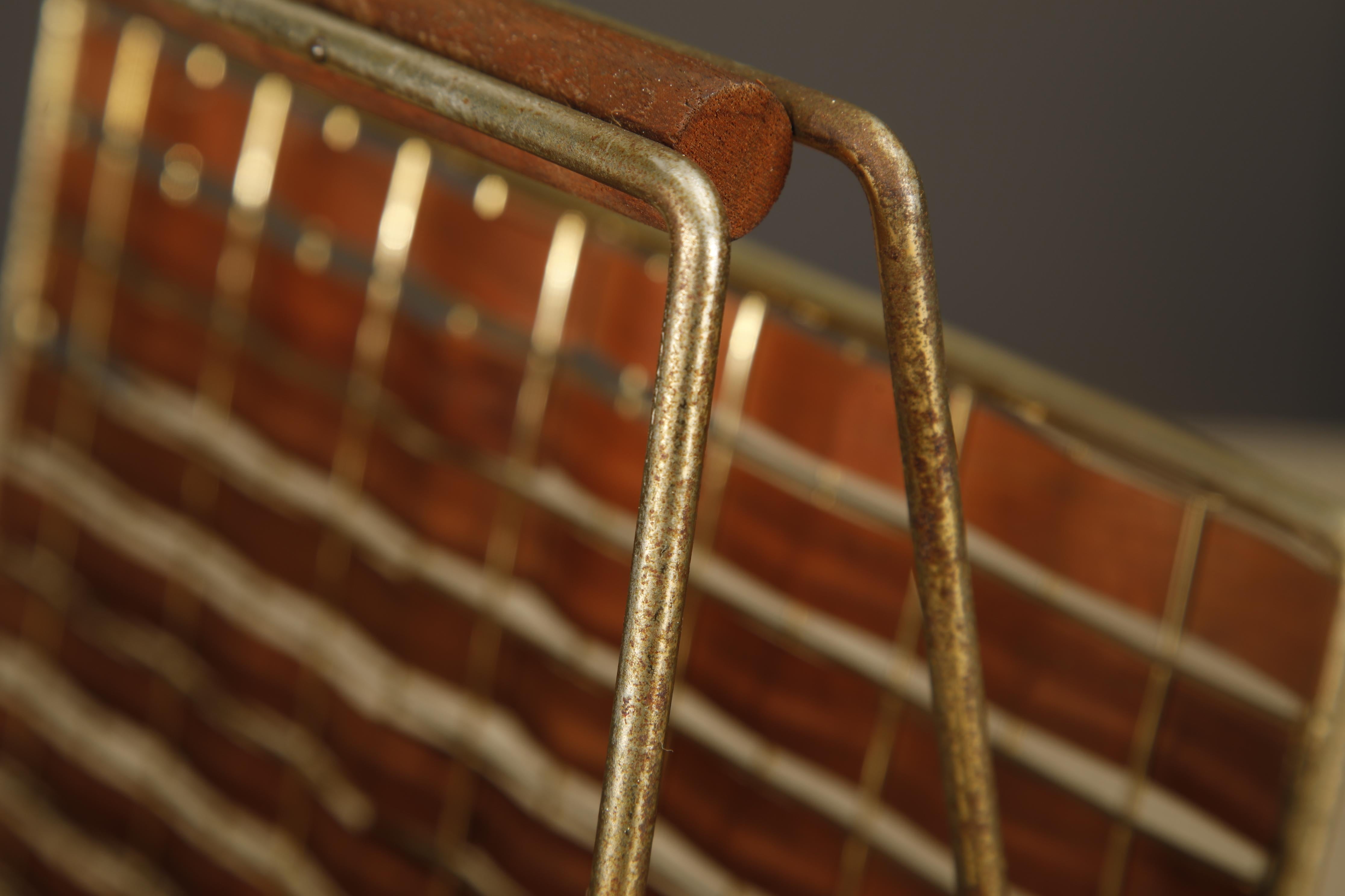 Tony Paul for Woodlin-Hall Mod-577 Brass & Walnut Interlace Magazine Rack, 1950s en vente 12