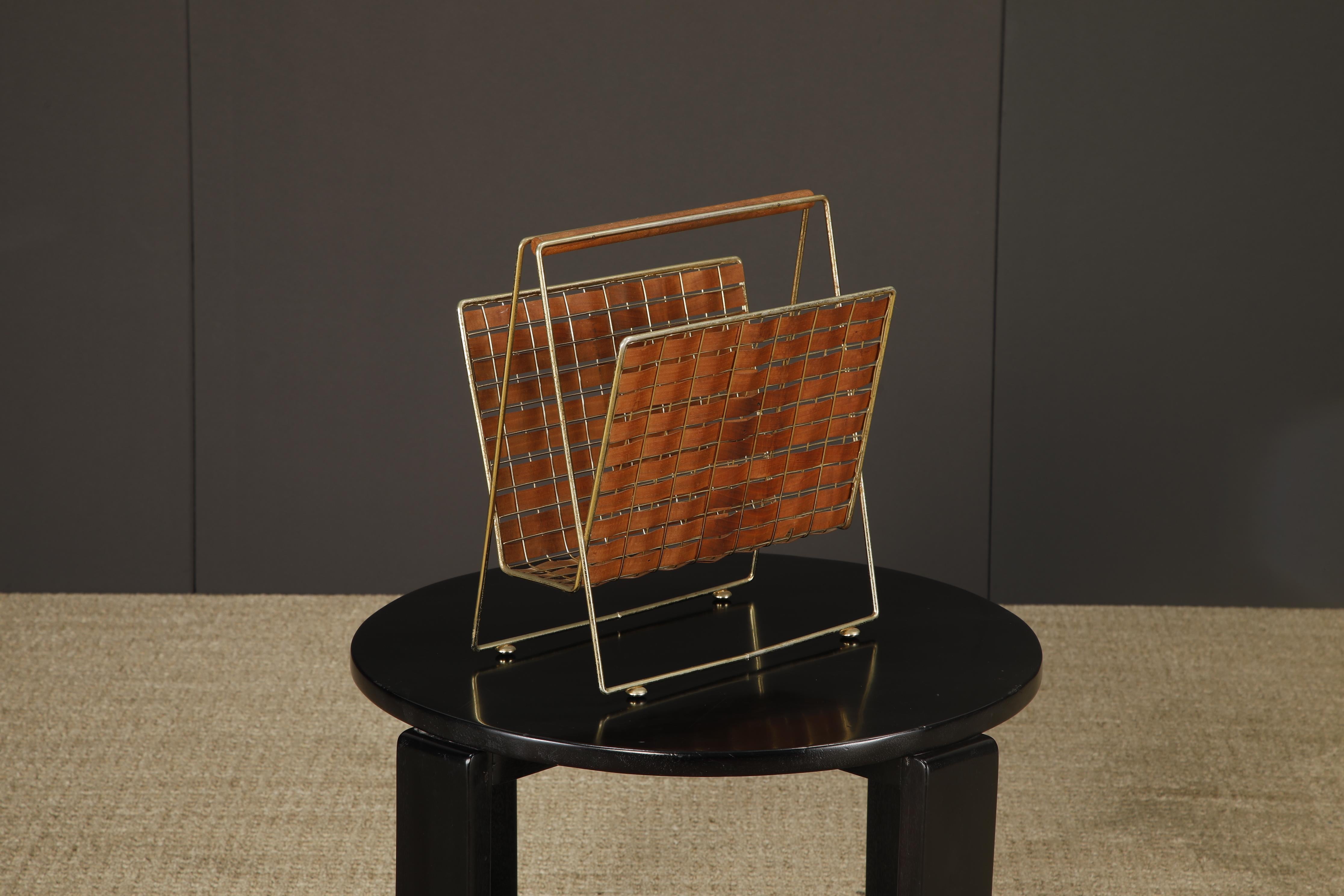 Milieu du XXe siècle Tony Paul for Woodlin-Hall Mod-577 Brass & Walnut Interlace Magazine Rack, 1950s en vente