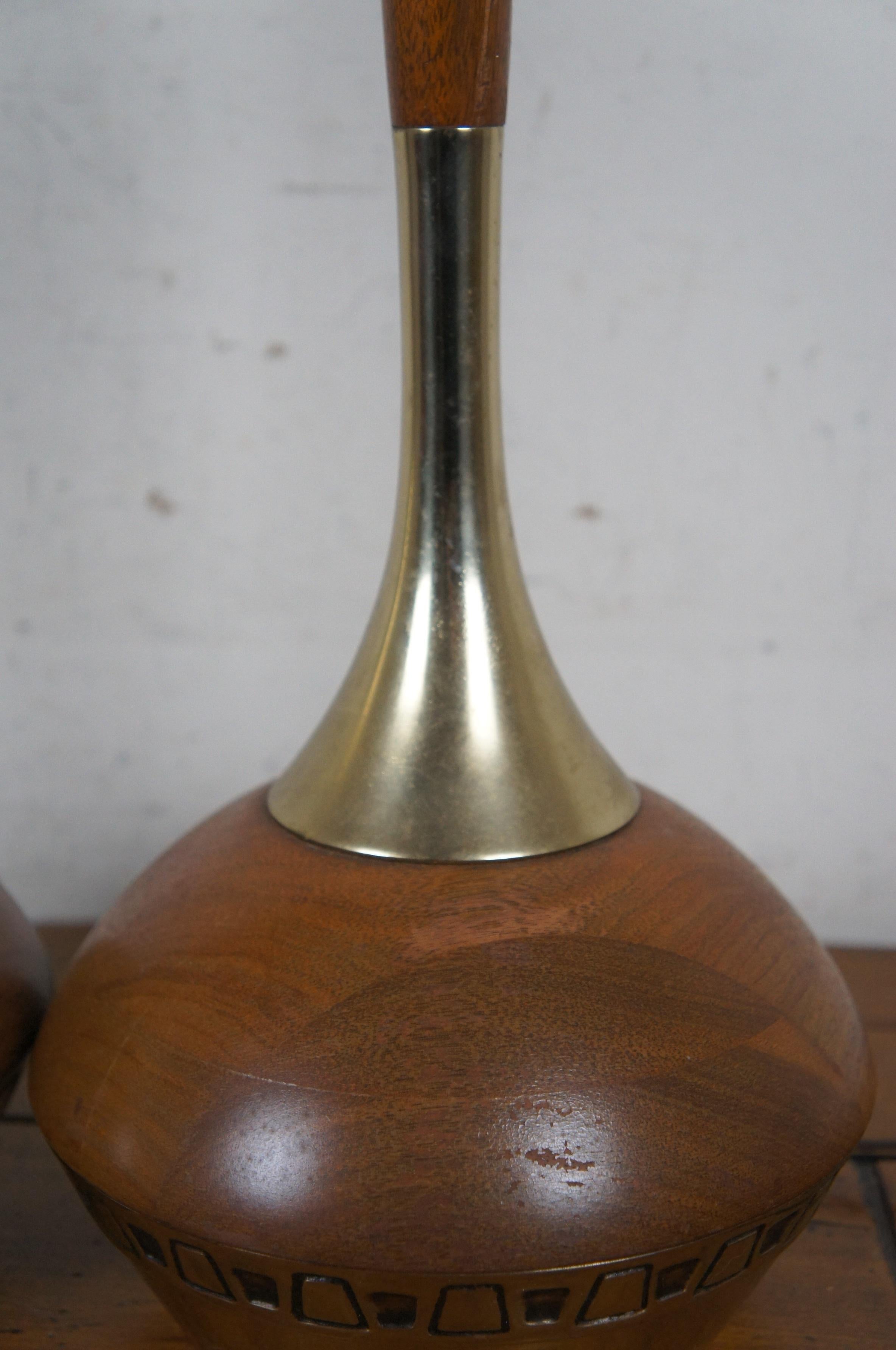 Tony Paul Laurel lampe de bureau Genie Bottle de style mi-siècle moderne en teck et laiton 33 po 3