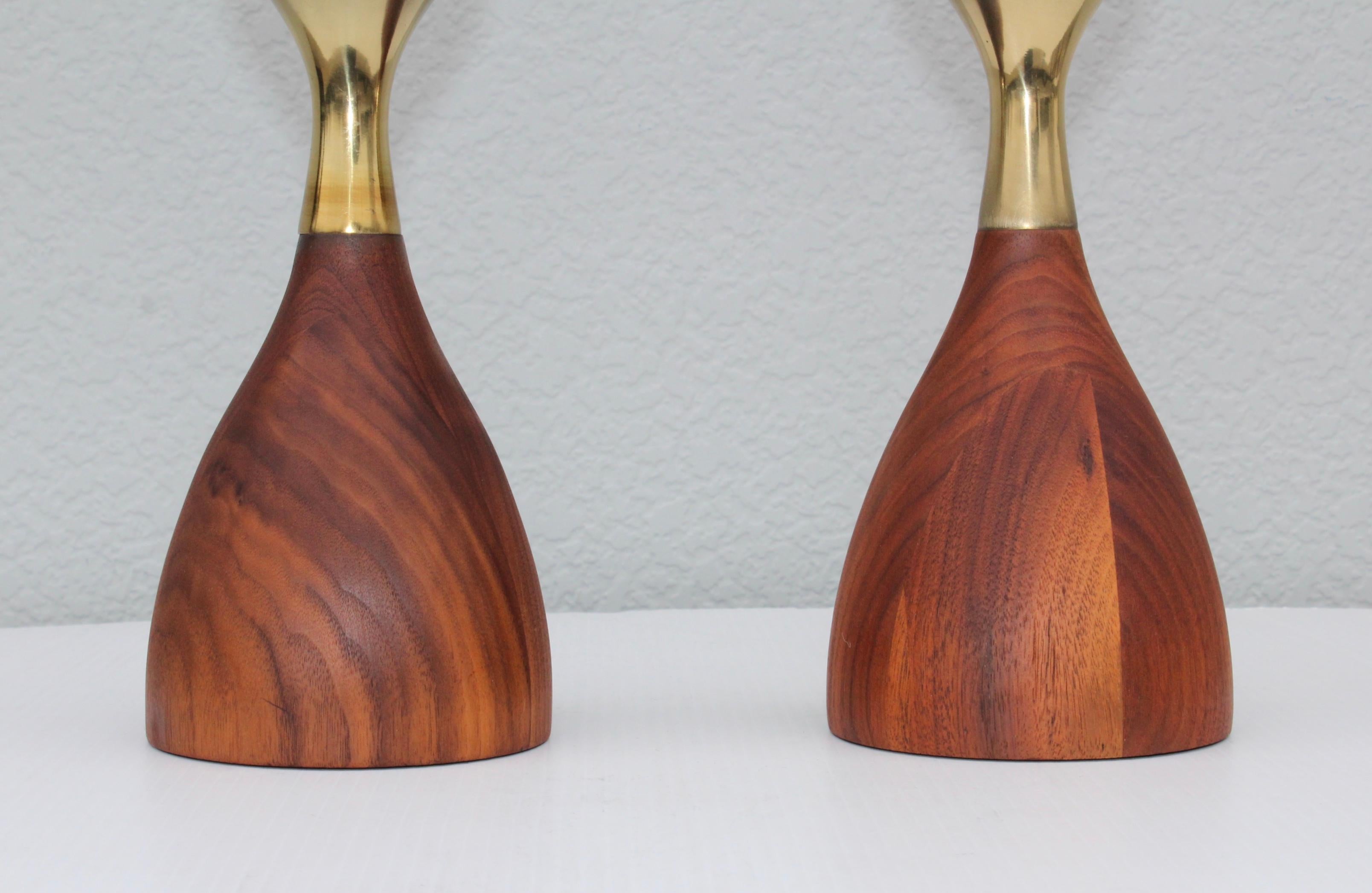 American Tony Paul Mid-Century Modern Brass and Walnut Table Lamps For Sale