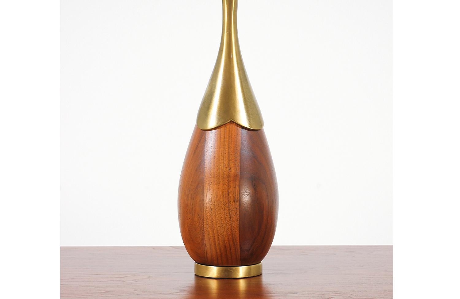 Tony Paul Sculpted Brass and Walnut Table Lamp for Westwood Industries In Excellent Condition In Los Angeles, CA