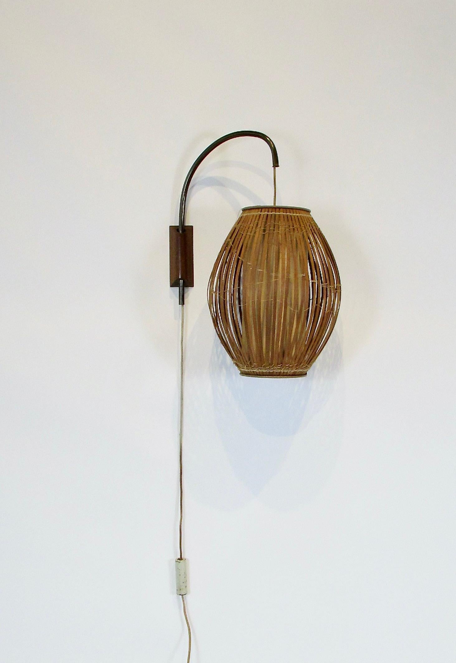 American Tony Paul style 1950s organic modern fish trap adjustable wall lamp For Sale