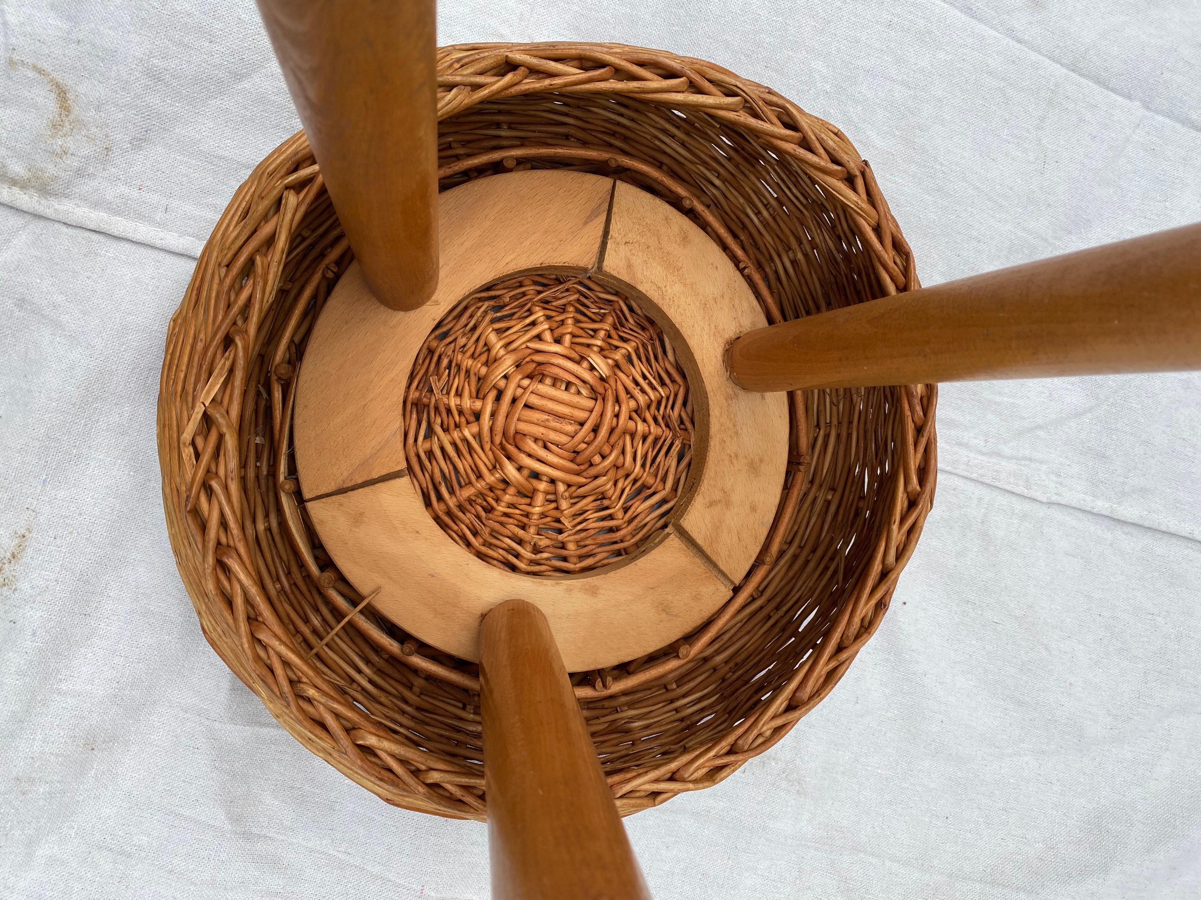 Tony Paul Wicker Stool In Good Condition In Philadelphia, PA