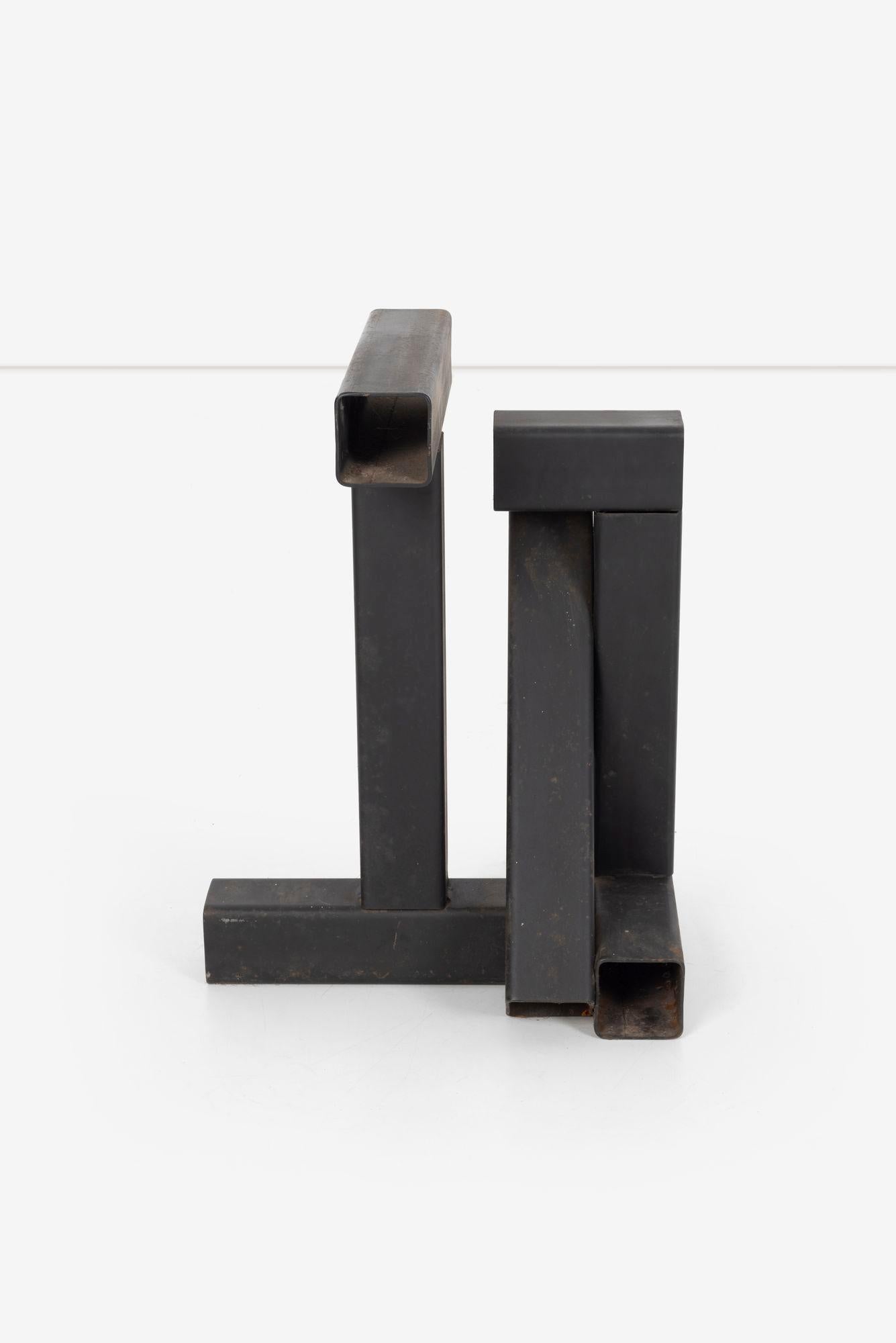 Tony Rosenthal Maquette for Large T-Square Sculpture, 1978 Welded Steel painted.
Last Photograph Tony Rosenthal ’’T-Square’’ (1978) at Grove Isle, Miami, Florida © Estate of Tony Rosenthal / Licensed by VAGA at Artists Rights Society (ARS),