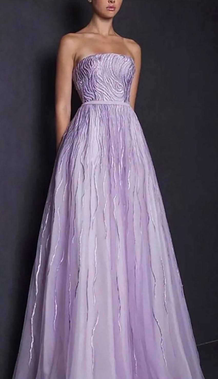 TONY WARD

A-Lane Long Evening dress in lilac pink

Strapless
Sleeveless
Back zipper
Corset inside

Size Fr 36 - US 4/6

Brand new, with tags.
 100% authentic guarantee 

       PLEASE VISIT OUR STORE FOR MORE GREAT ITEMS 


os