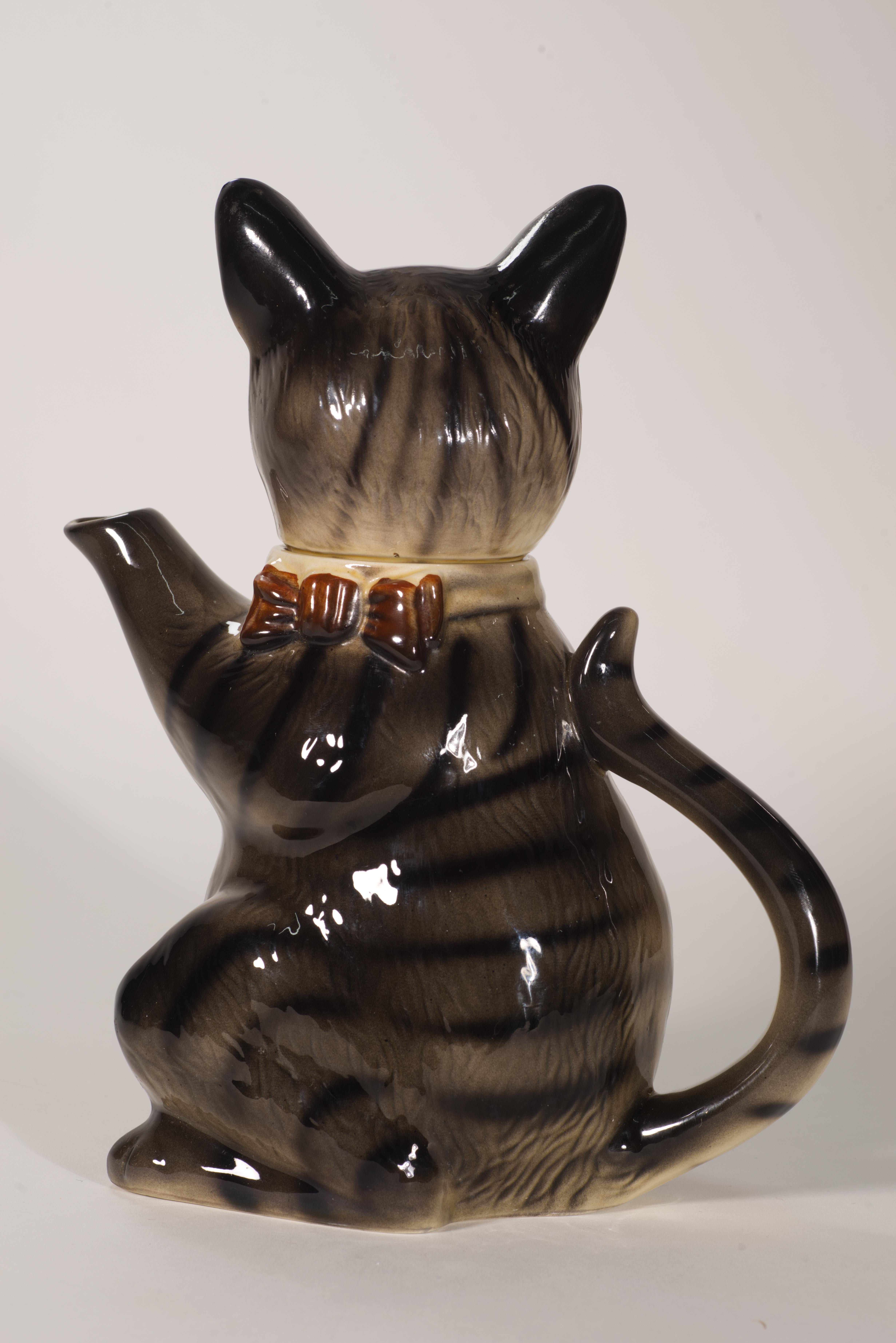 Tony Wood Studio England Pussy Foot Katzenform-Teekanne, Keramik, Tony Wood (Englisch) im Angebot