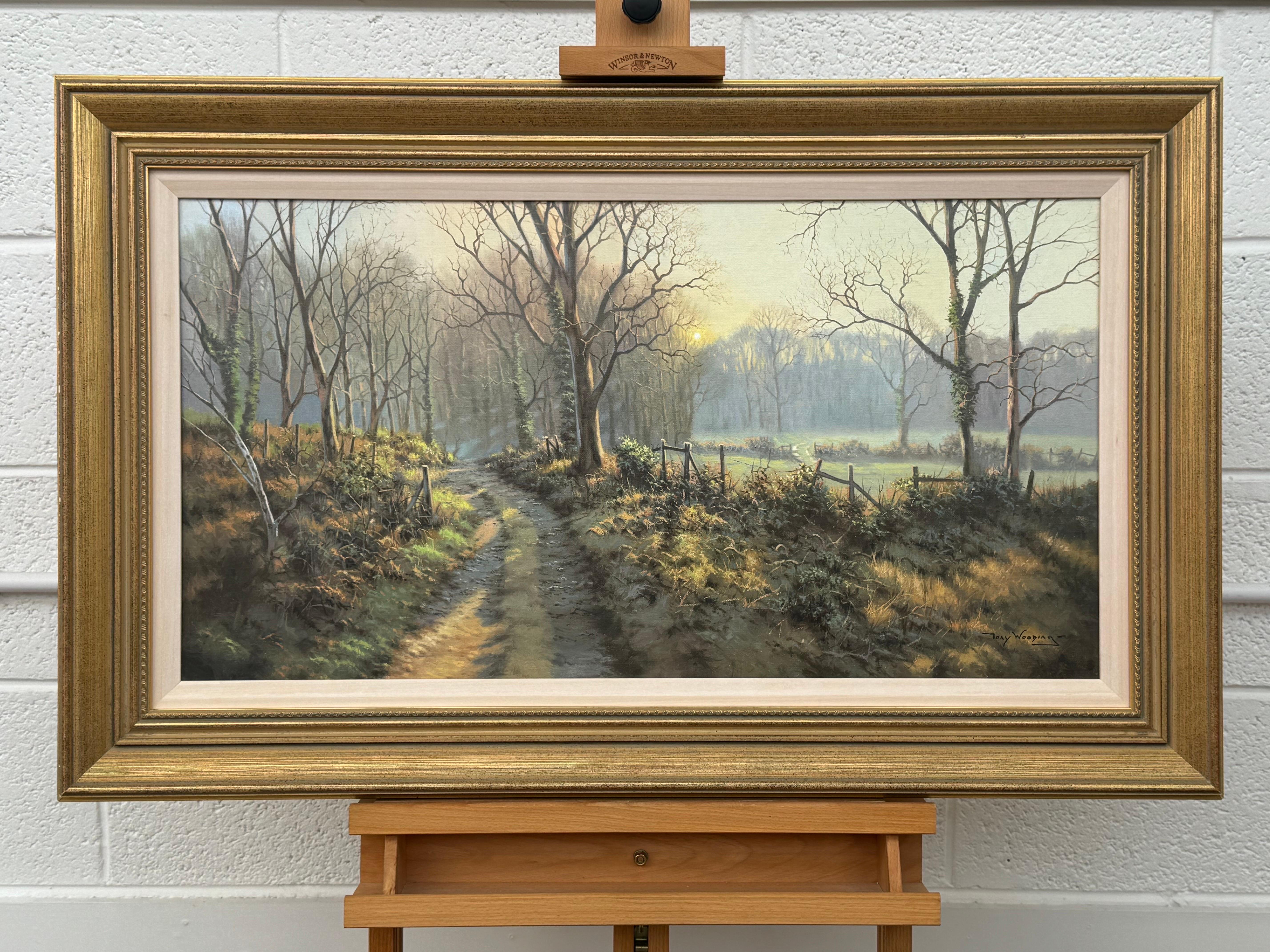 Lane's in inverno con il sole invernale attraverso gli alberi di un artista britannico in vendita 5