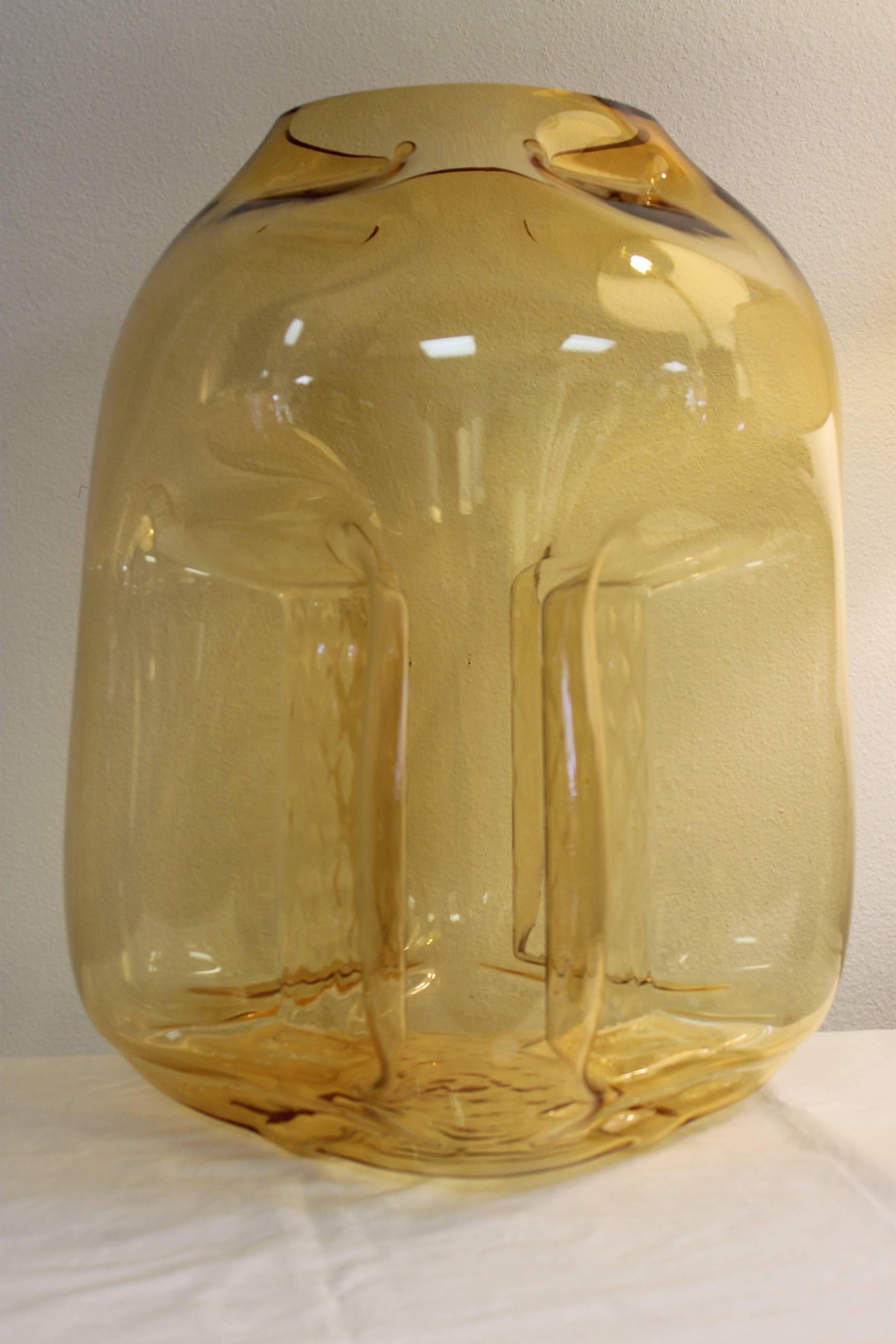 Tony Zucceri Italian glass vase. Beautiful butterscotch glass measuring 15.5