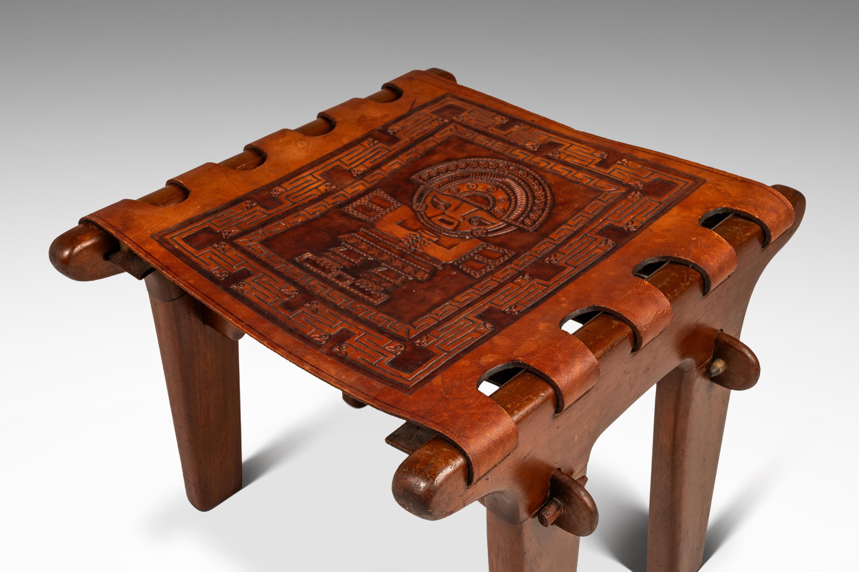 Ottoman / pouf en cuir gaufré, Angel Pazmino, Ecuador, années 1960 2