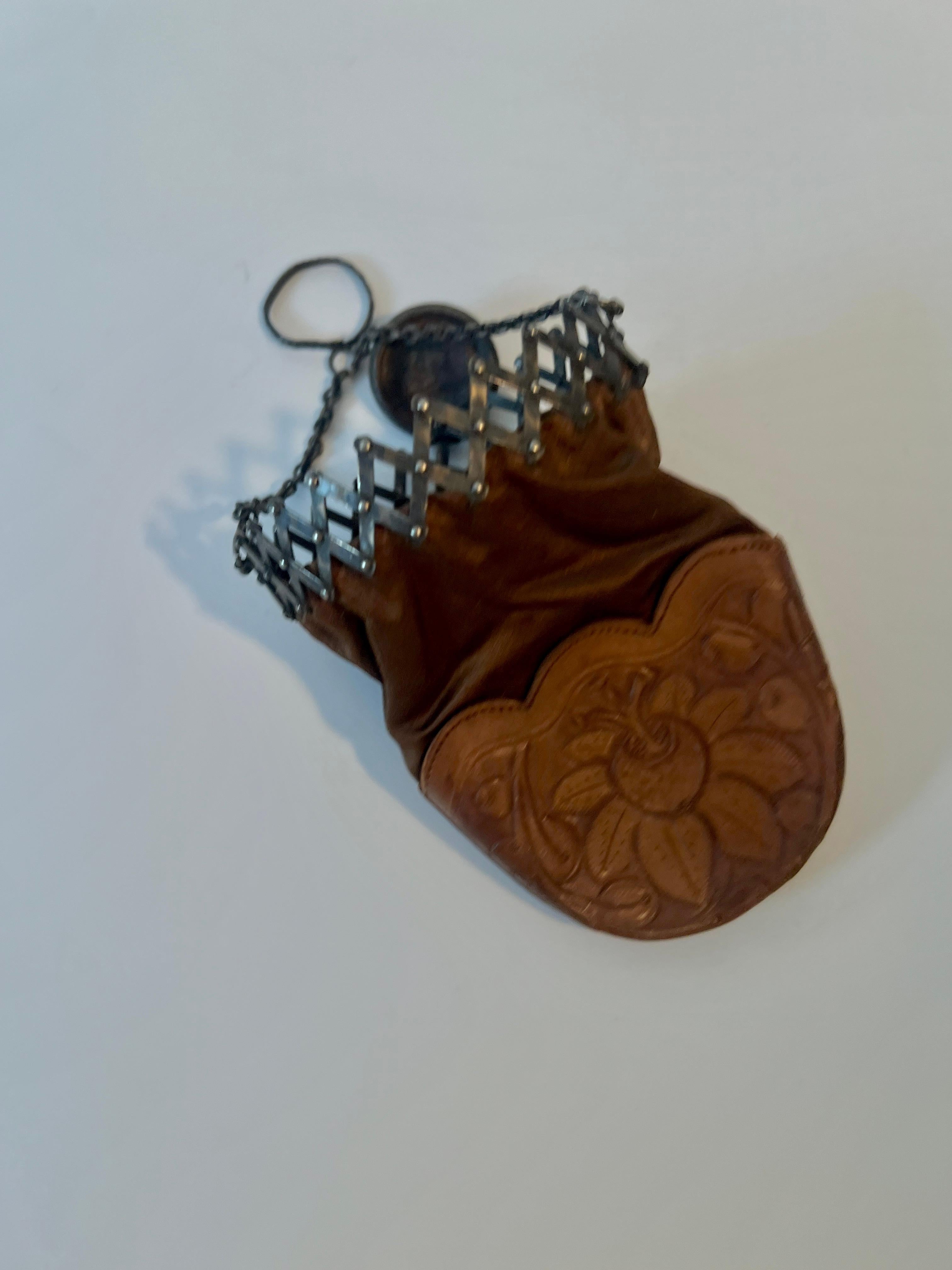 Sacoche extensible en cuir toilé en vente 2