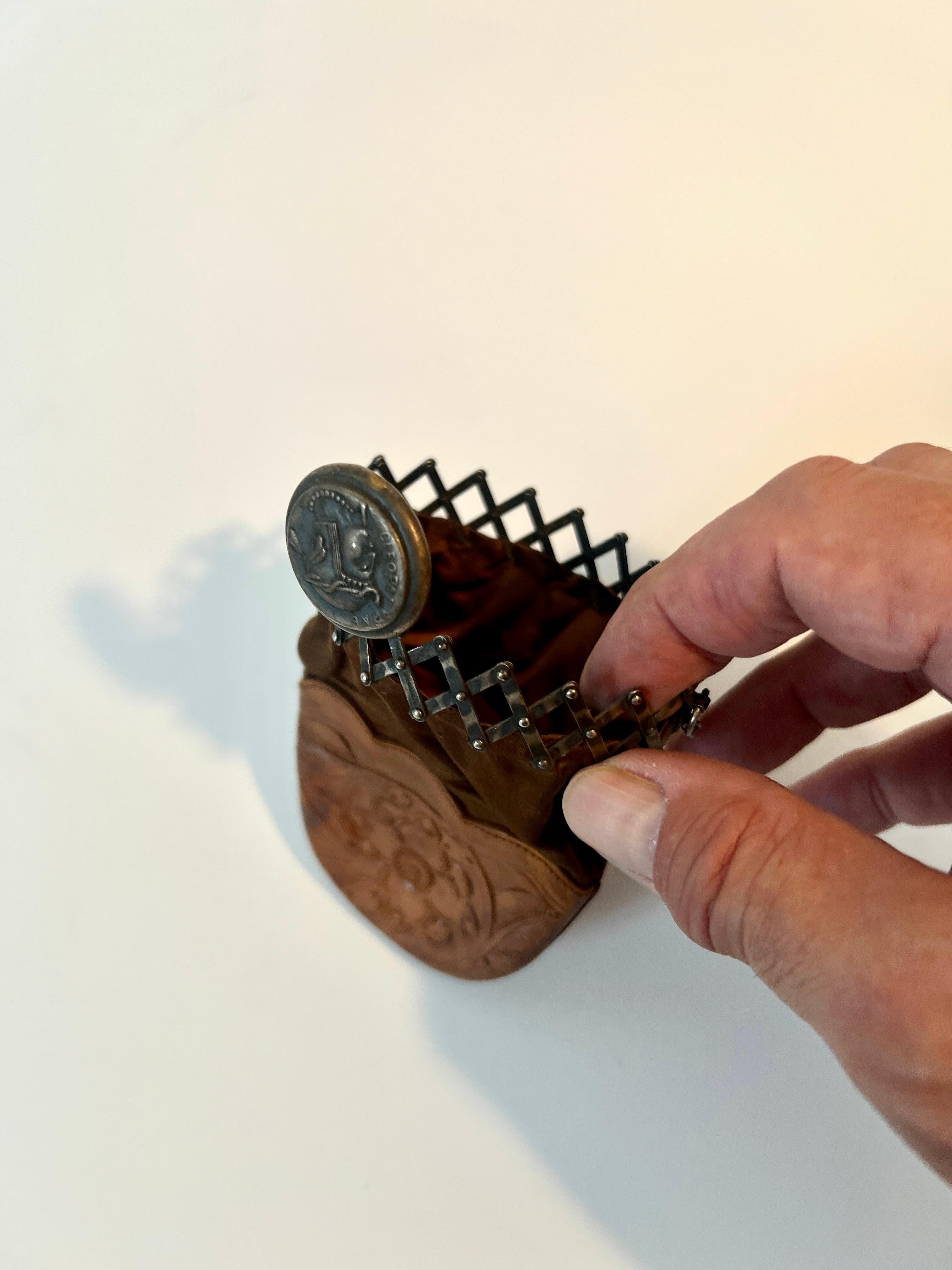 XIXe siècle Sacoche extensible en cuir toilé en vente