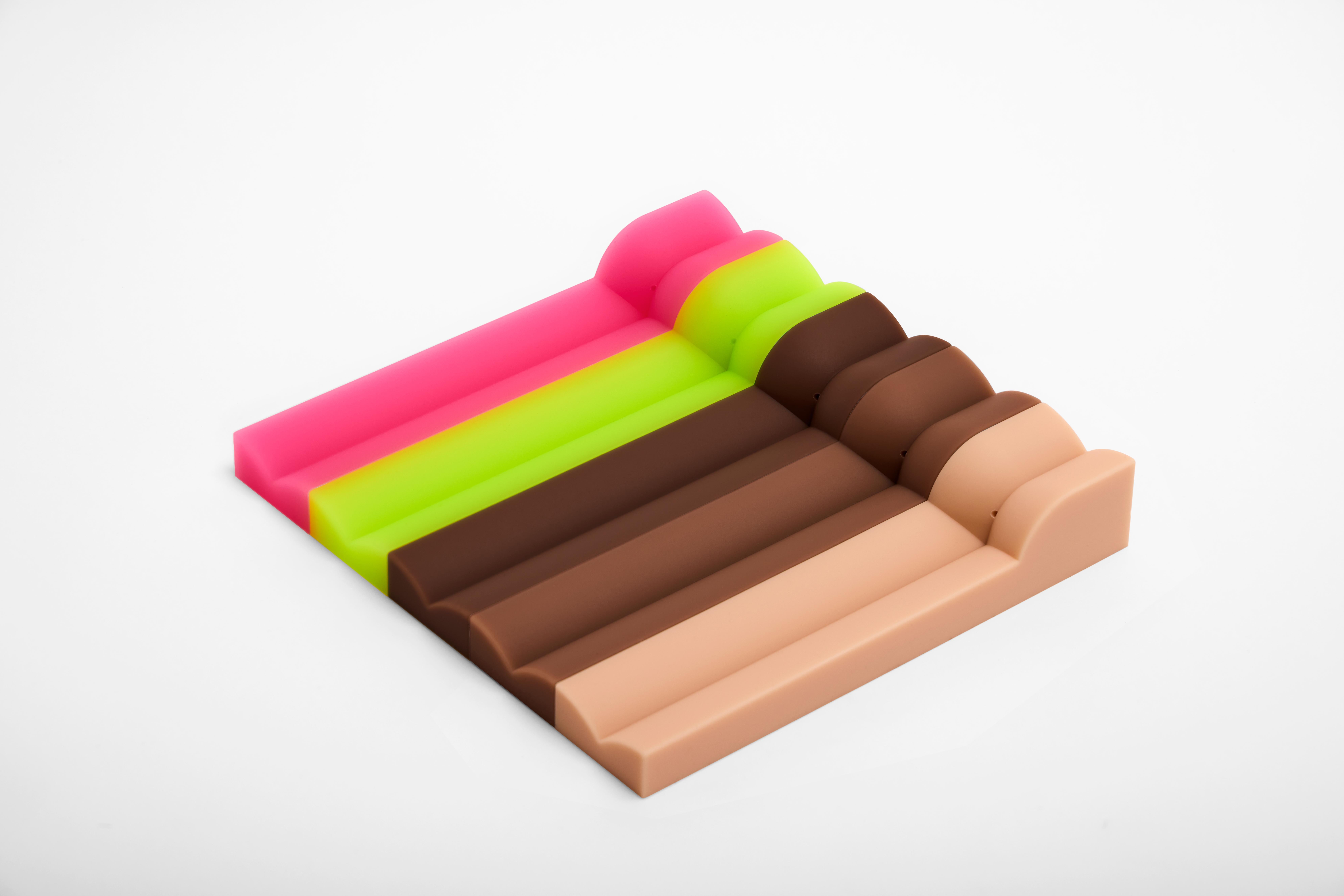 Toosh Räucherstäbchenhalter - Bunte Contemporary Cast Silikon Räucherstäbchen Brenner (amerikanisch) im Angebot
