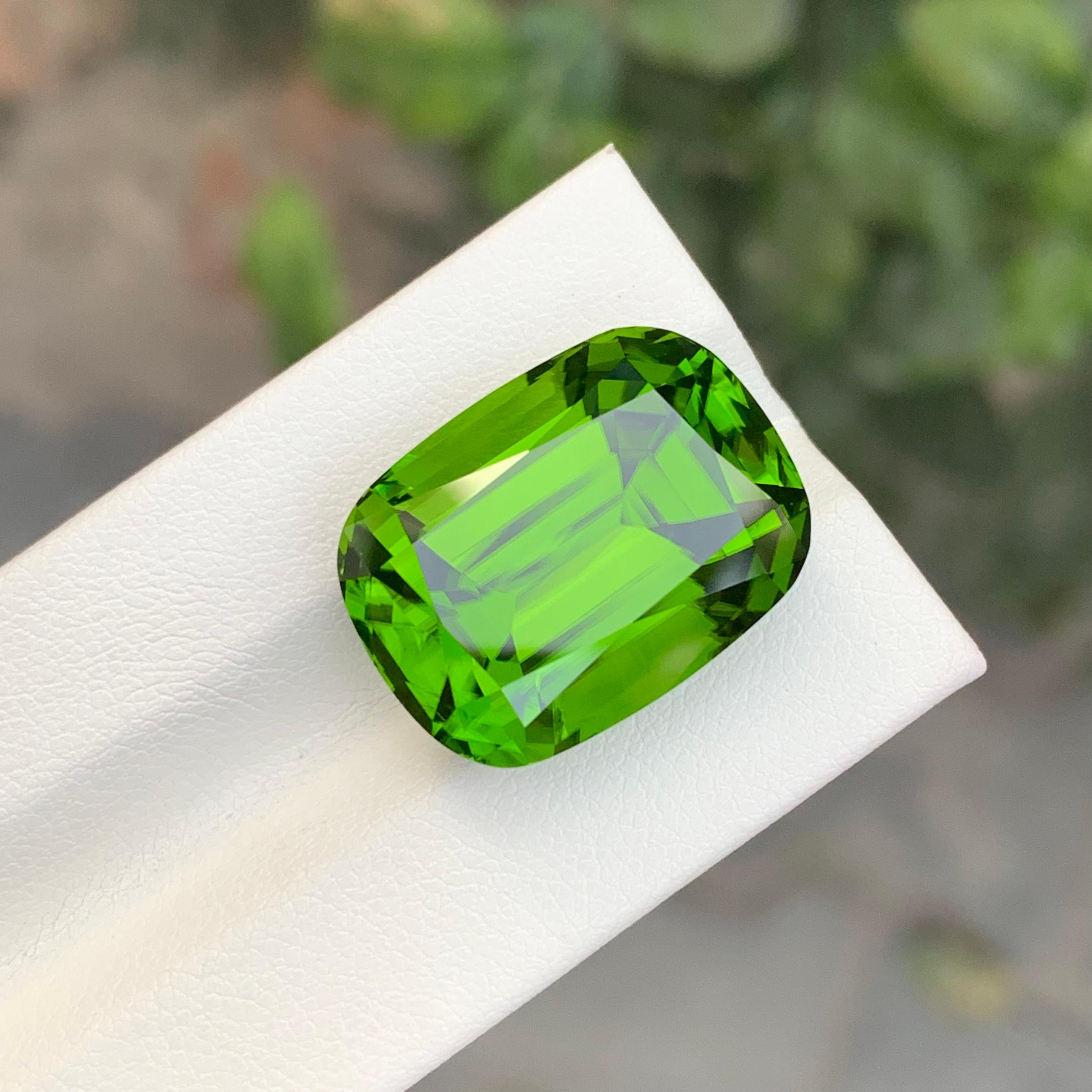 Gema suelta de peridoto natural de calidad AAA de 29,90 quilates en venta 6