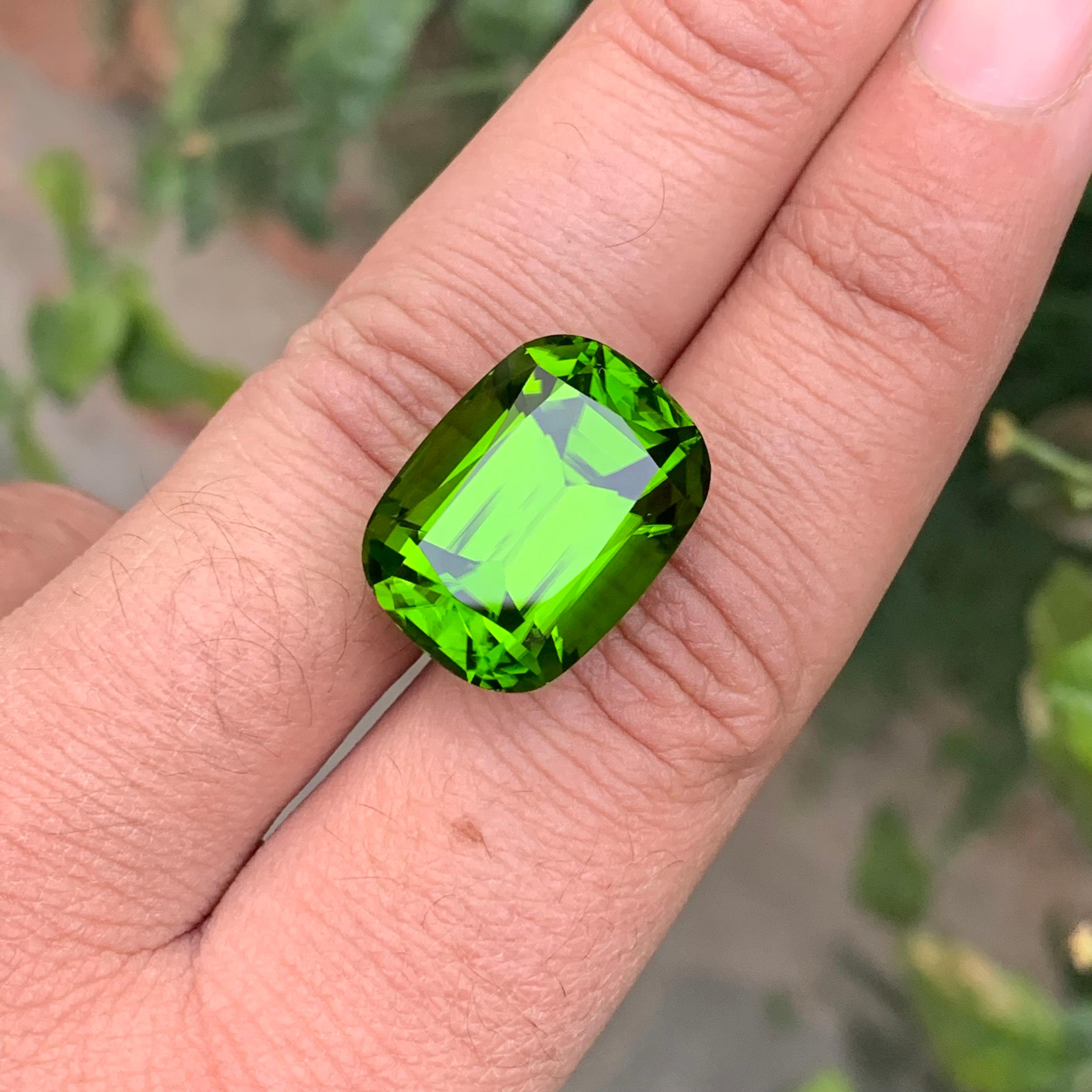 Gema suelta de peridoto natural de calidad AAA de 29,90 quilates en venta 2