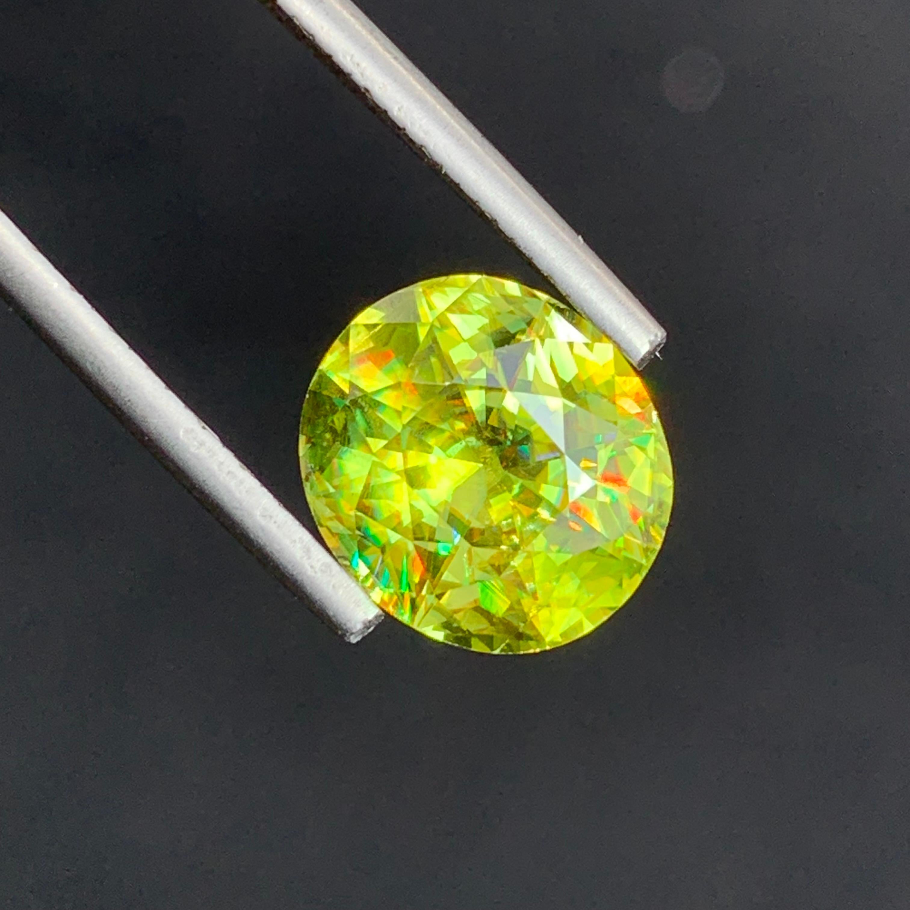 Oval Cut Top AAA Quality 4.45 Carat Natural Loose Fire Sphene Titanite Oval Shape Gem  For Sale