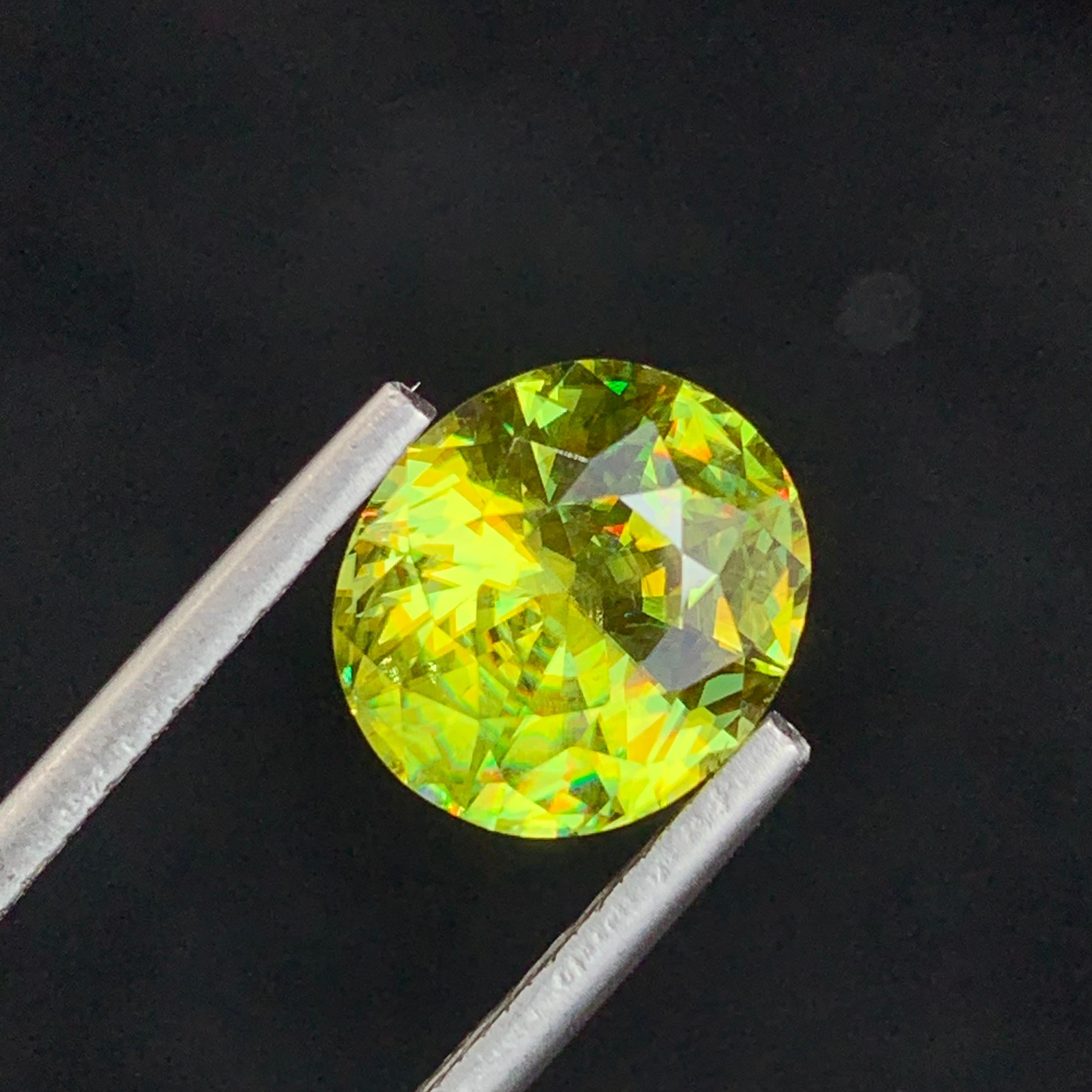 Top AAA Quality 4.45 Carat Natural Loose Fire Sphene Titanite Oval Shape Gem  For Sale 3