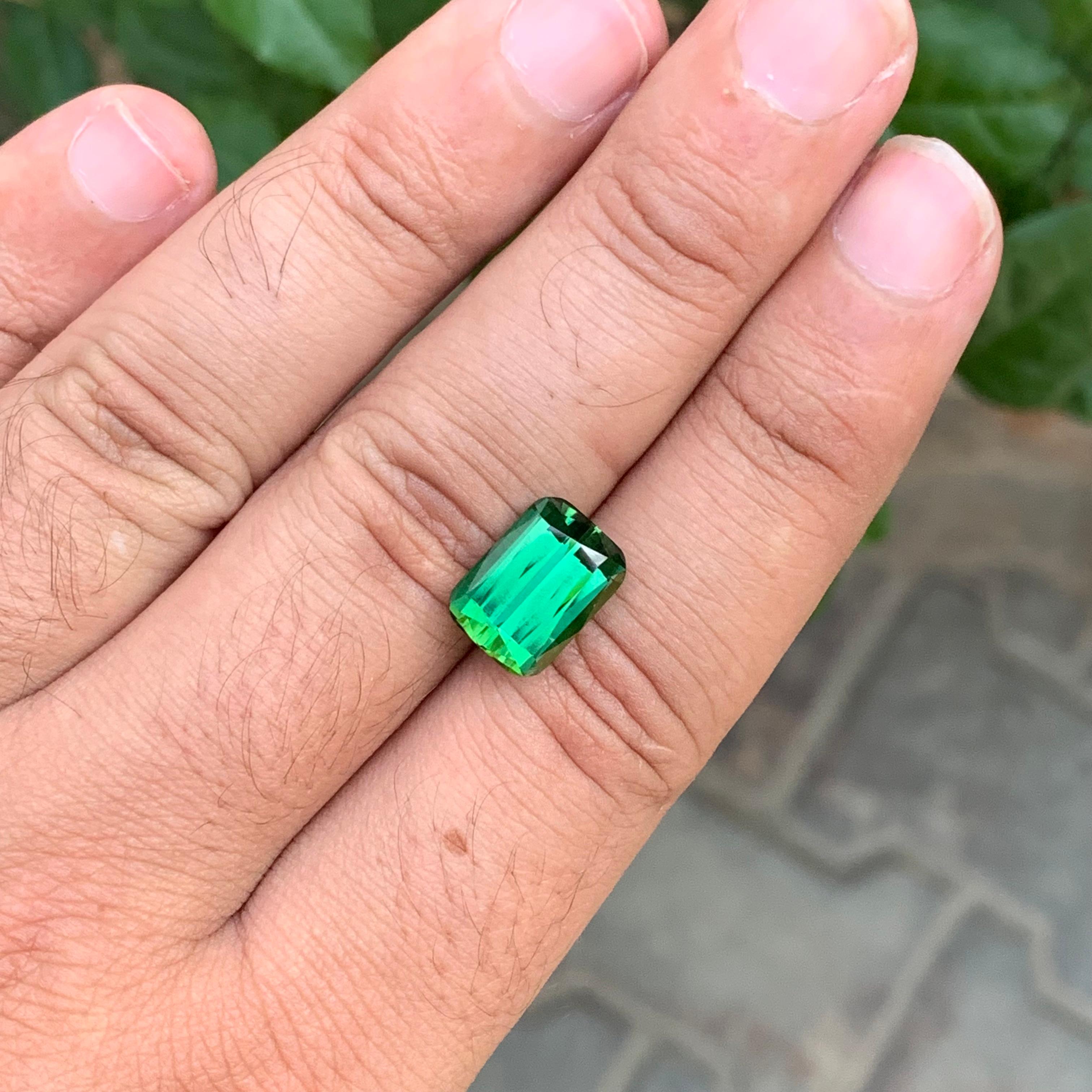 Qualità top AAA Gemma sfaccettata di tormalina verde a forma di cuscino da 6,70 carati naturali In condizioni Nuovo in vendita a Peshawar, PK
