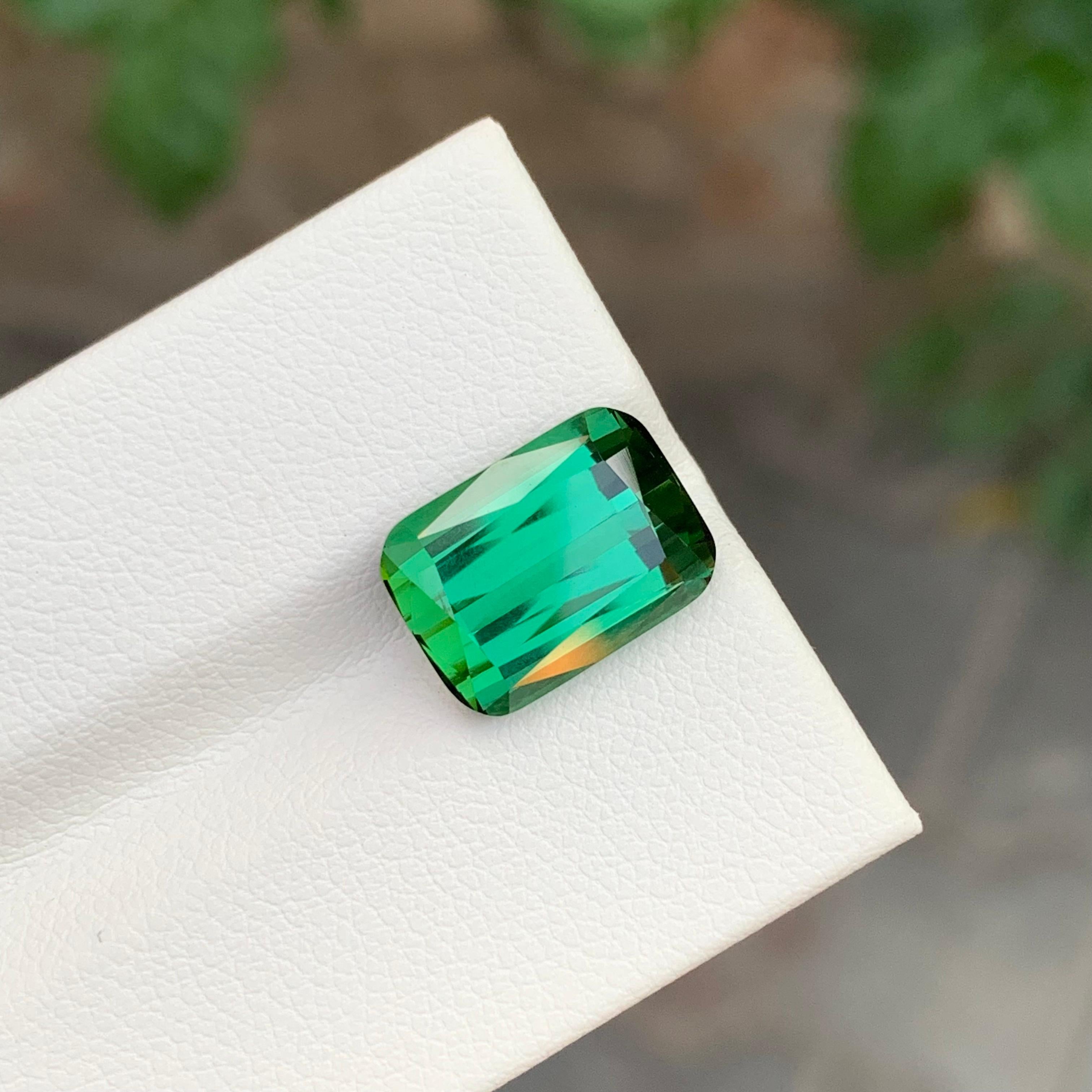 da uomo o donna Qualità top AAA Gemma sfaccettata di tormalina verde a forma di cuscino da 6,70 carati naturali in vendita