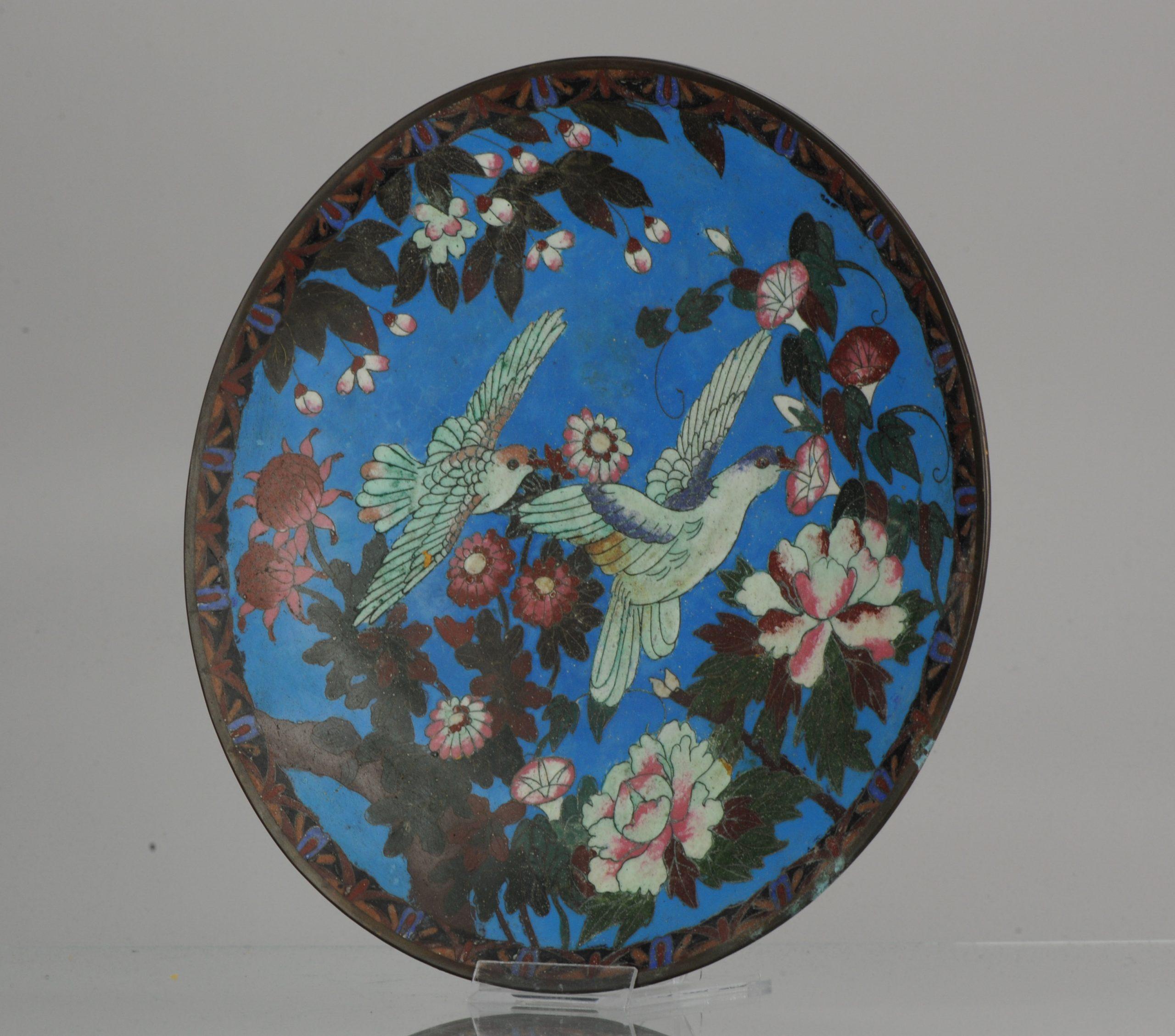 Nice quality with superb decoration.



Condition:
Some minimal age sings like scratches, 3 restored chips to rim and some ware to enamel. Size: 303 x 33mm
Period:
19th century Meiji Periode (1867-1912).