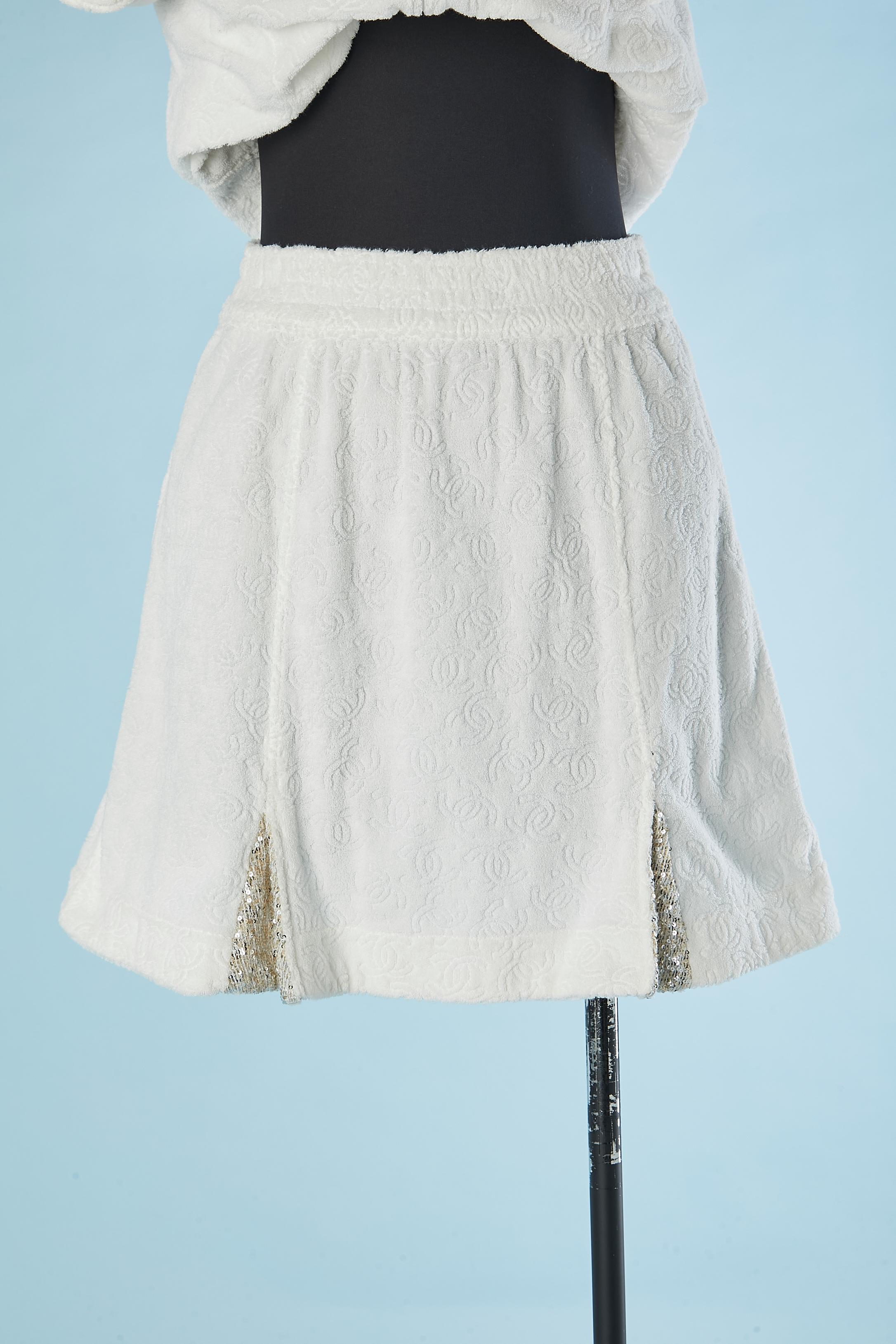 Top and mini skirt ensemble in branded CC cotton and sequin Chanel Cruise 2023 For Sale 5